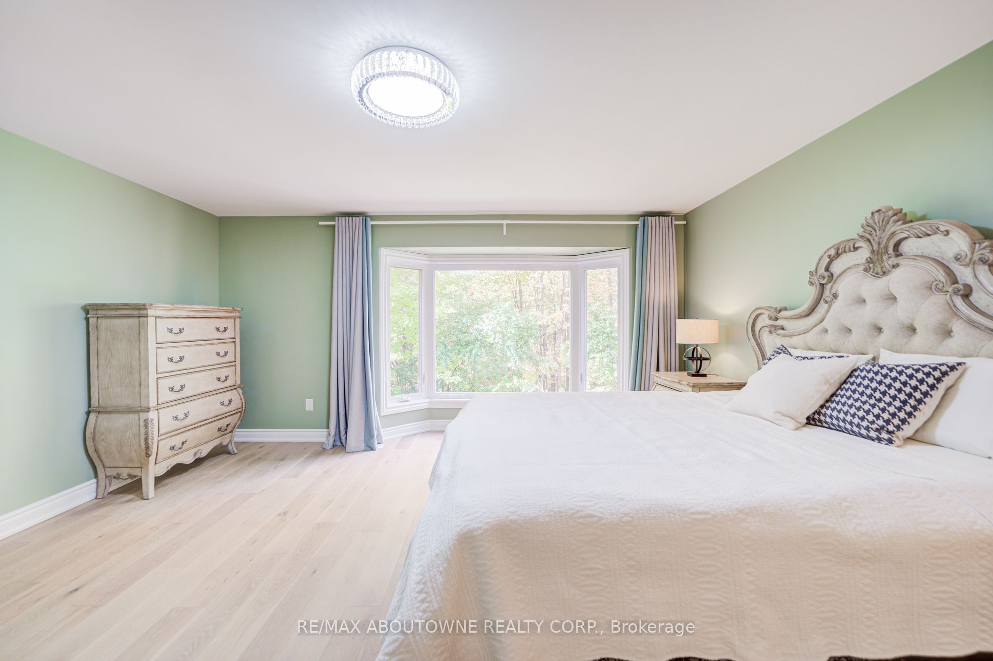 1248 Old Colony Road, Oakville ‣ W12485195 1248 Old Colony Road, Oakville ‣ W12485195