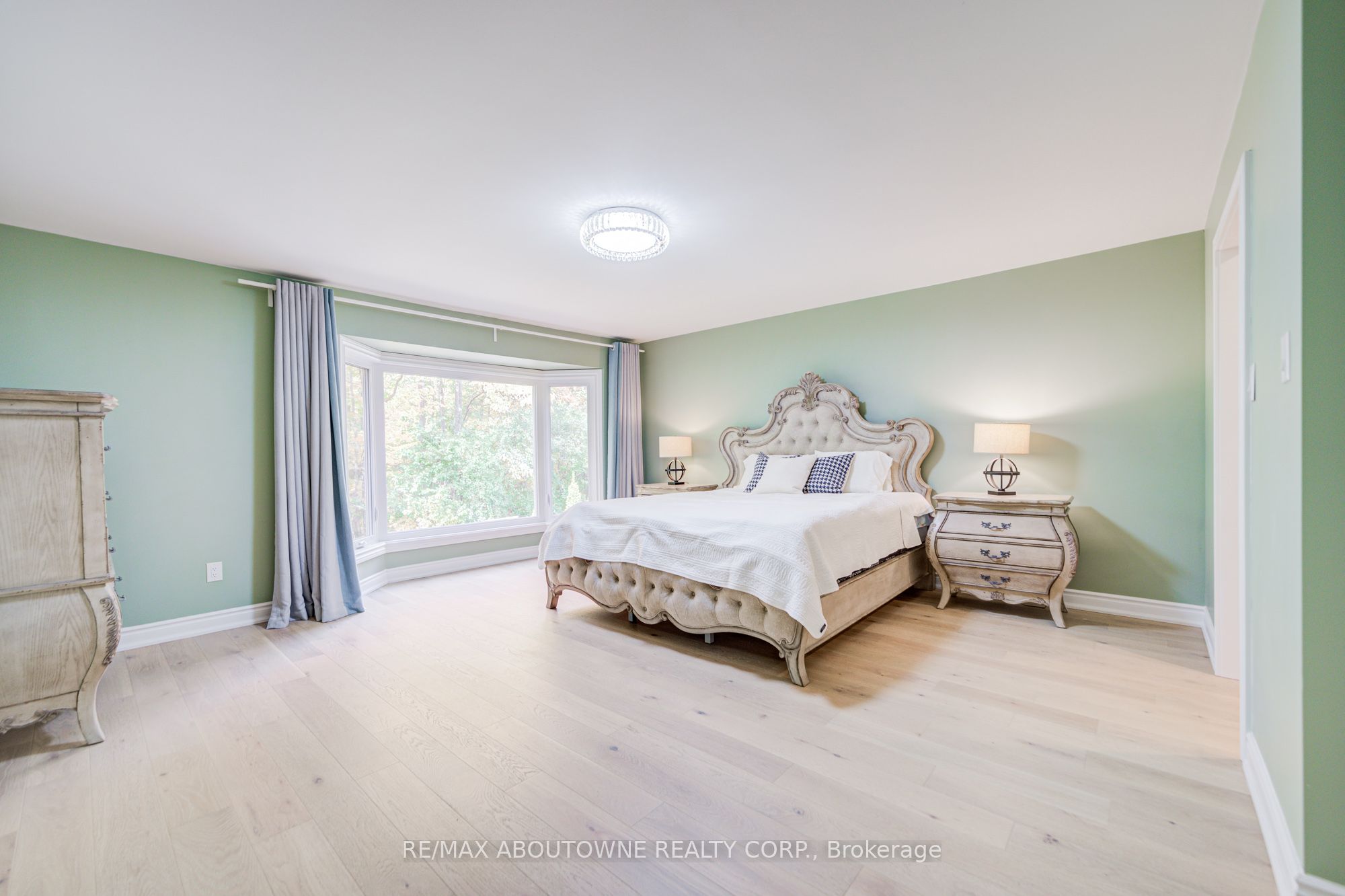 1248 Old Colony Road, Oakville ‣ W12485195 1248 Old Colony Road, Oakville ‣ W12485195