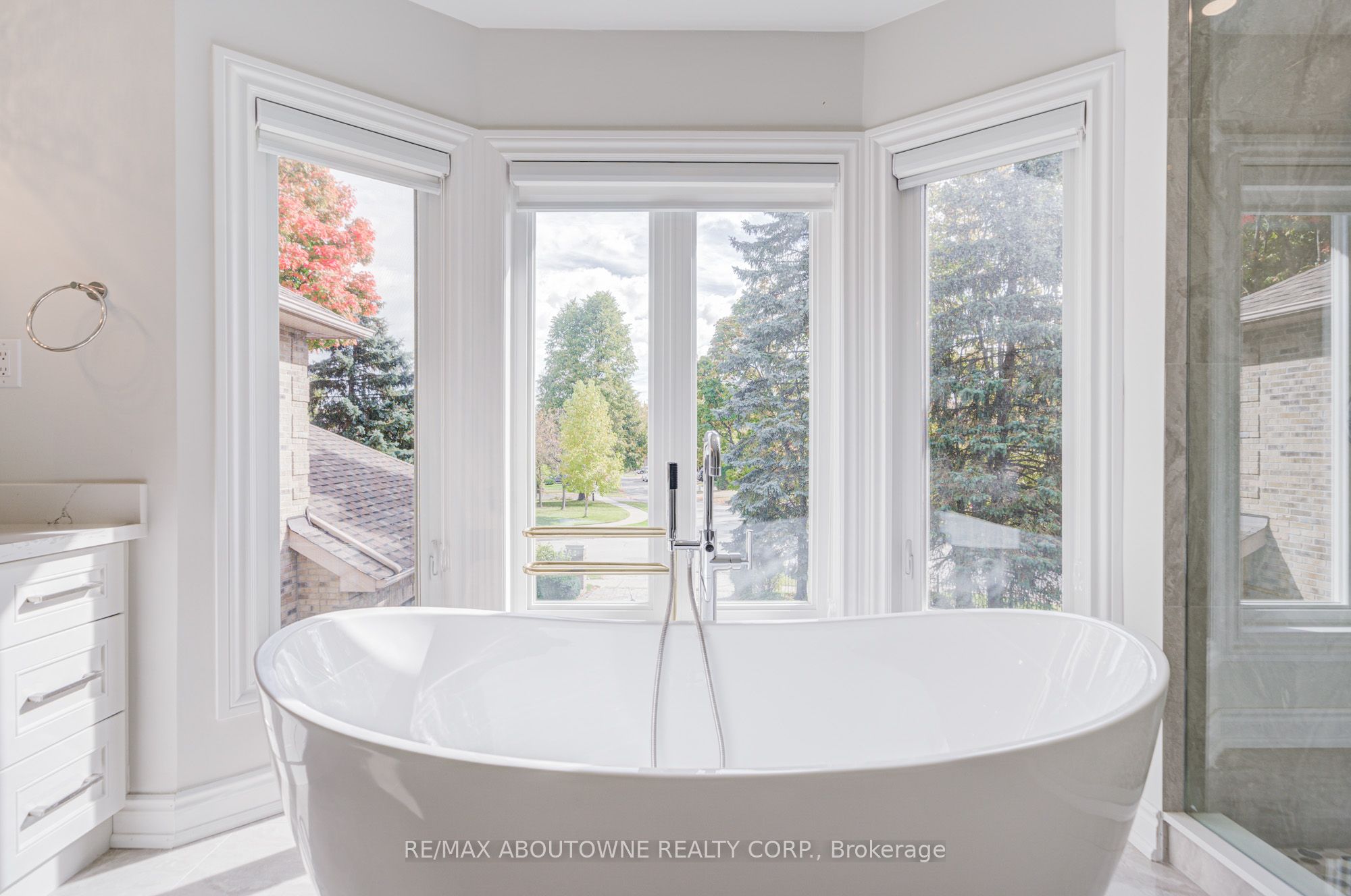 1248 Old Colony Road, Oakville ‣ W12485195 1248 Old Colony Road, Oakville ‣ W12485195