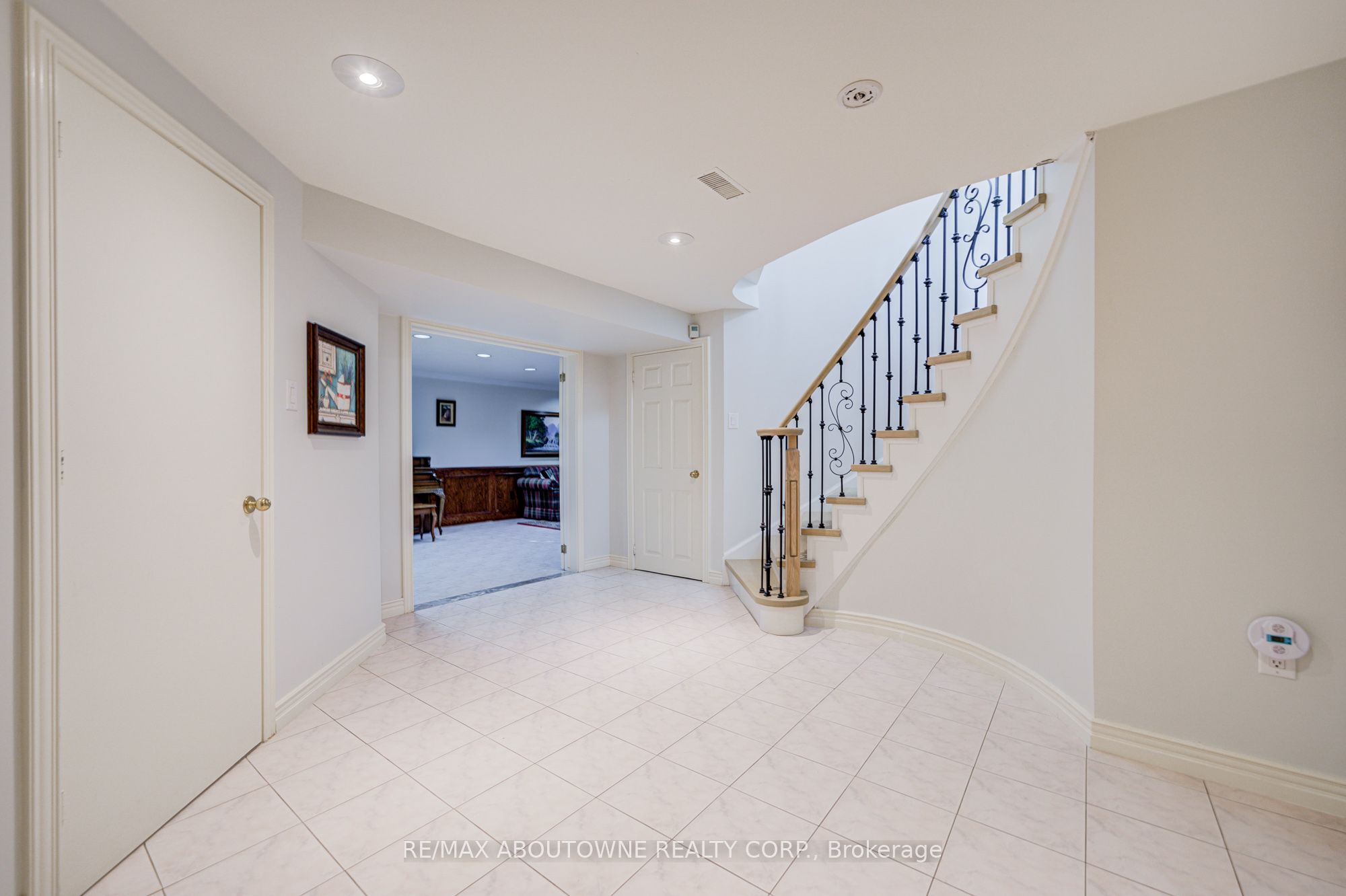 1248 Old Colony Road, Oakville ‣ W12485195 1248 Old Colony Road, Oakville ‣ W12485195