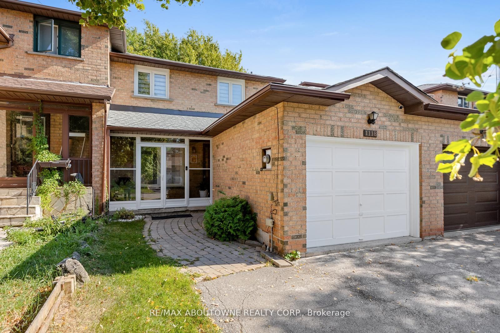 1118 Avondale Drive, Oakville ‣ W12485320 1118 Avondale Drive, Oakville ‣ W12485320