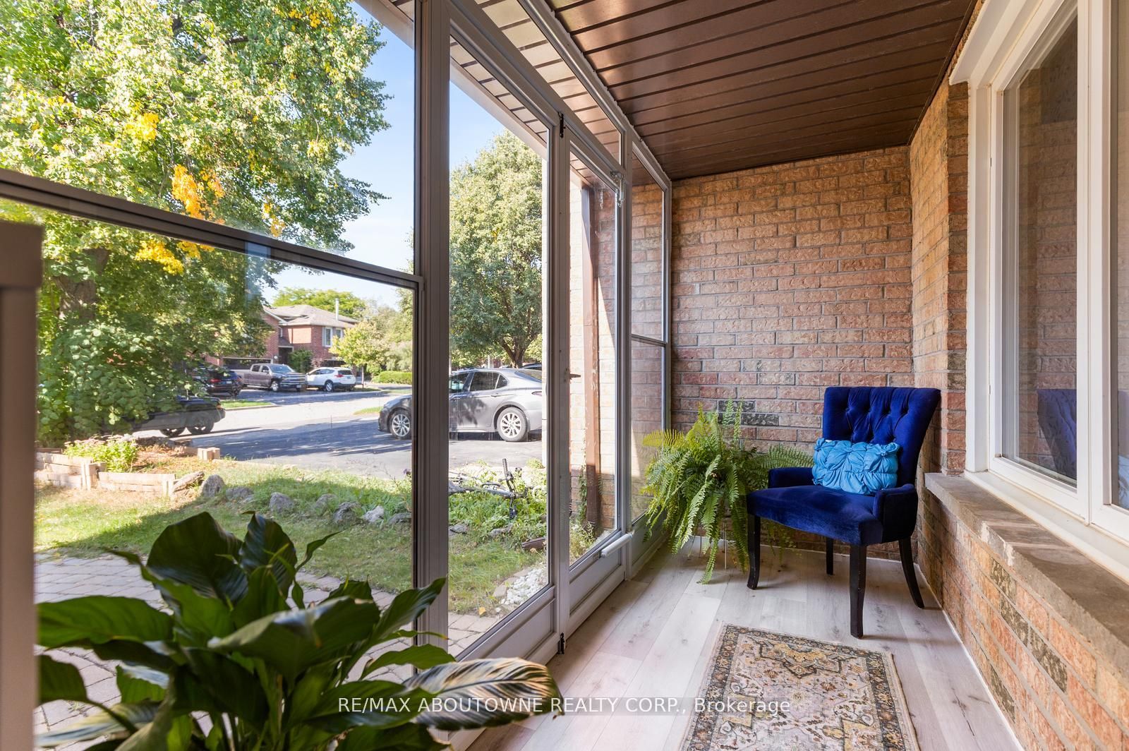 1118 Avondale Drive, Oakville ‣ W12485320 1118 Avondale Drive, Oakville ‣ W12485320