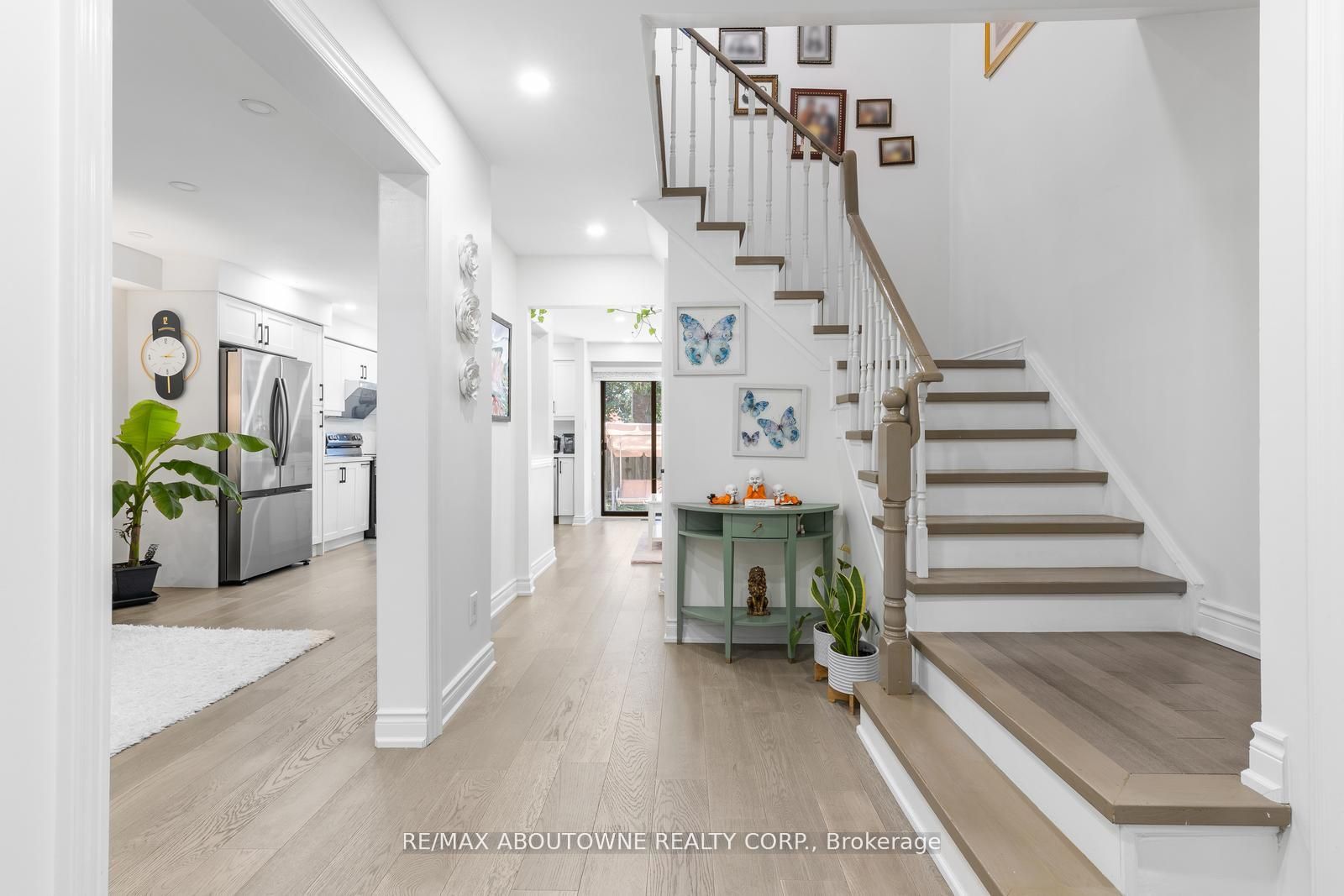 1118 Avondale Drive, Oakville ‣ W12485320 1118 Avondale Drive, Oakville ‣ W12485320