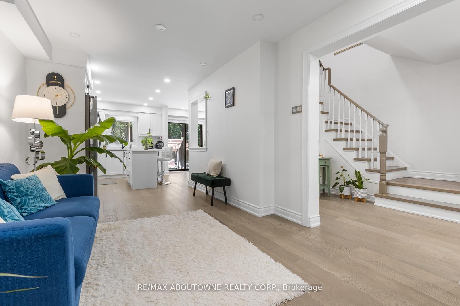 1118 Avondale Drive, Oakville ‣ W12485320 1118 Avondale Drive, Oakville ‣ W12485320