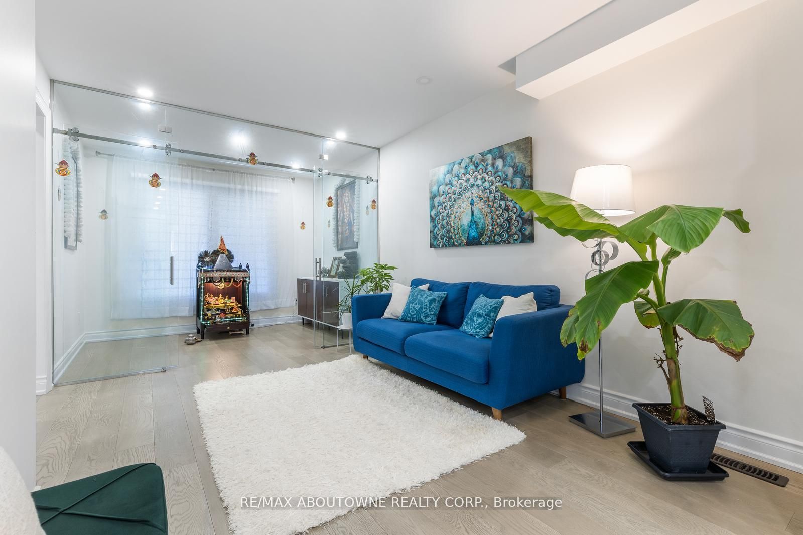 1118 Avondale Drive, Oakville ‣ W12485320 1118 Avondale Drive, Oakville ‣ W12485320