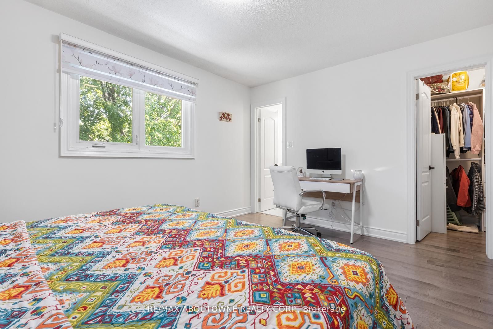 1118 Avondale Drive, Oakville ‣ W12485320 1118 Avondale Drive, Oakville ‣ W12485320