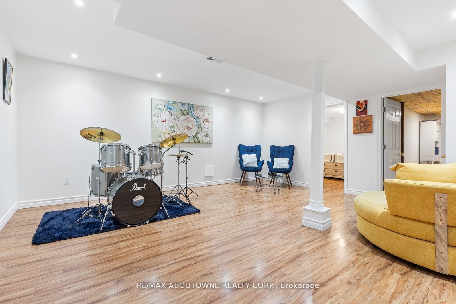 1118 Avondale Drive, Oakville ‣ W12485320 1118 Avondale Drive, Oakville ‣ W12485320