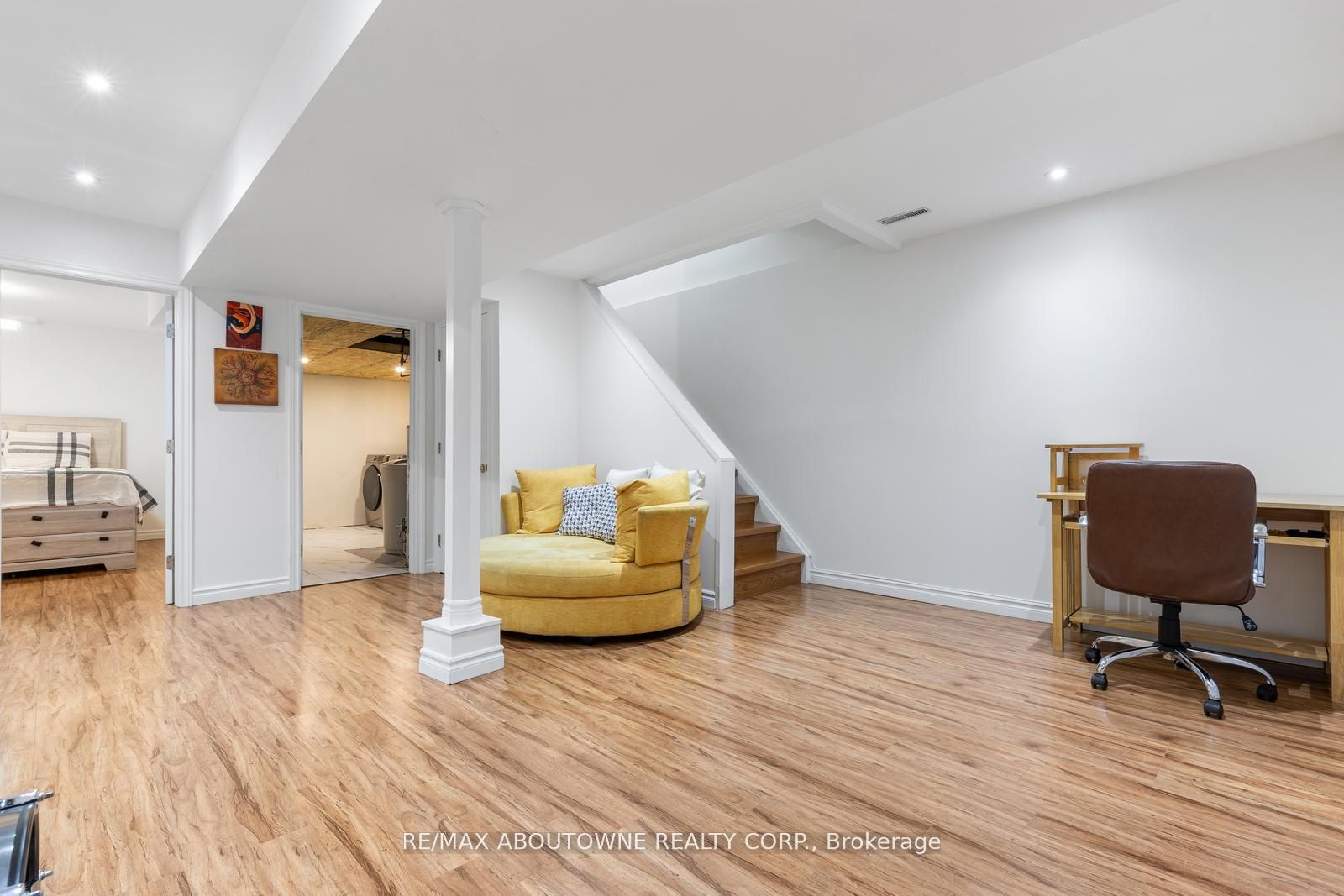 1118 Avondale Drive, Oakville ‣ W12485320 1118 Avondale Drive, Oakville ‣ W12485320