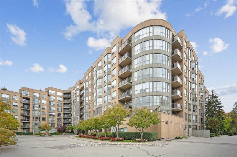 14 – 2511 Lakeshore Road, Oakville