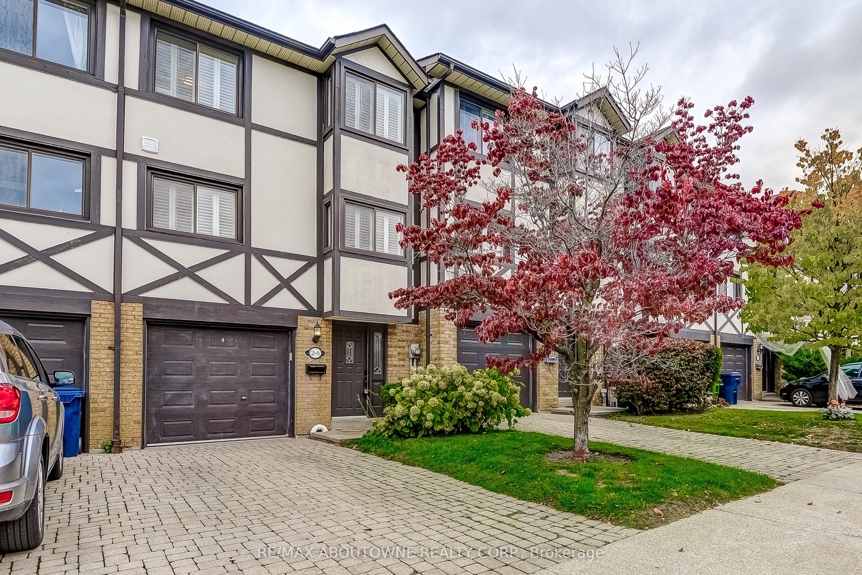 6 – 2 Bradbrook Road, Toronto W08 ‣ W12486261 6 – 2 Bradbrook Road, Toronto W08 ‣ W12486261