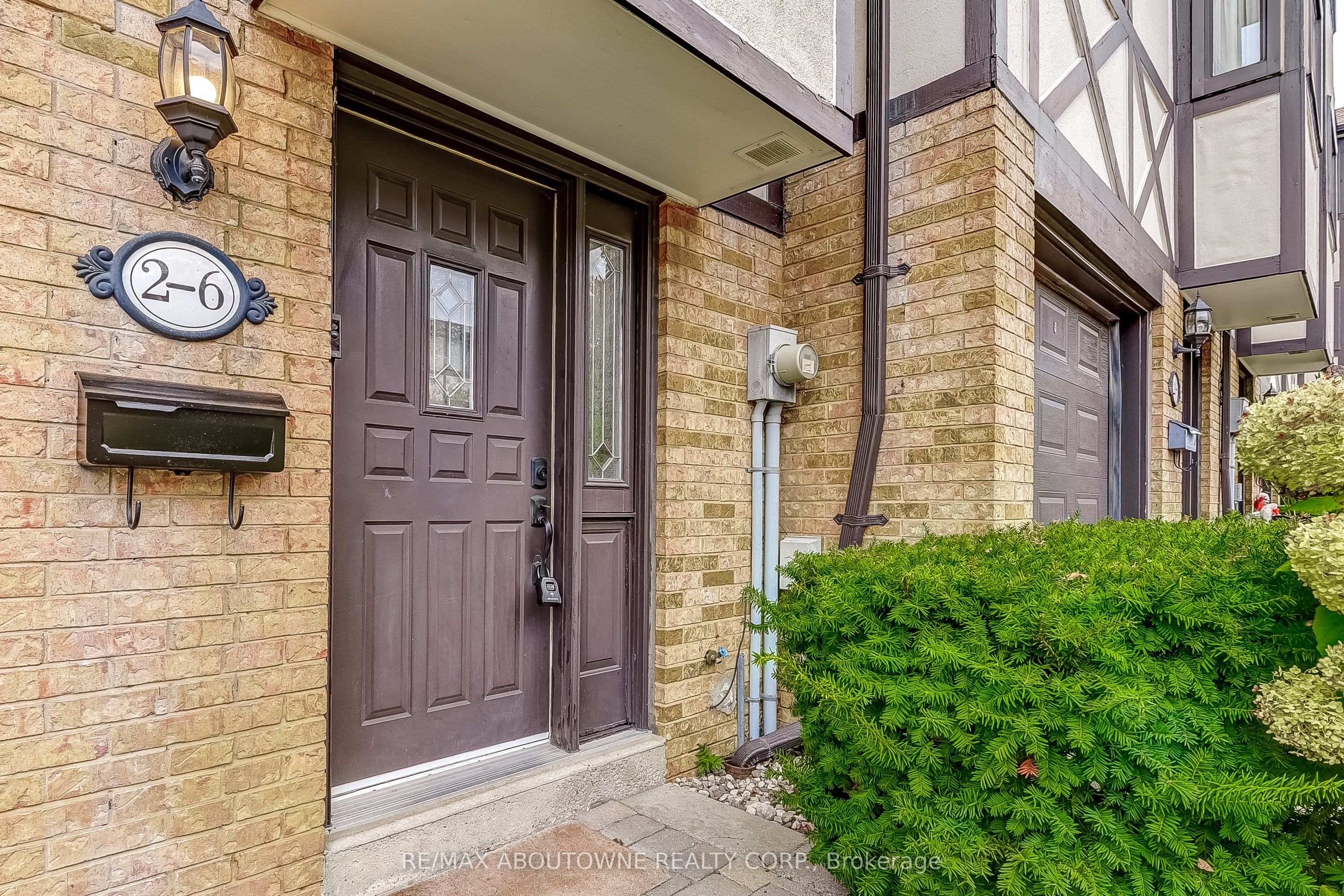 6 – 2 Bradbrook Road, Toronto W08 ‣ W12486261 6 – 2 Bradbrook Road, Toronto W08 ‣ W12486261
