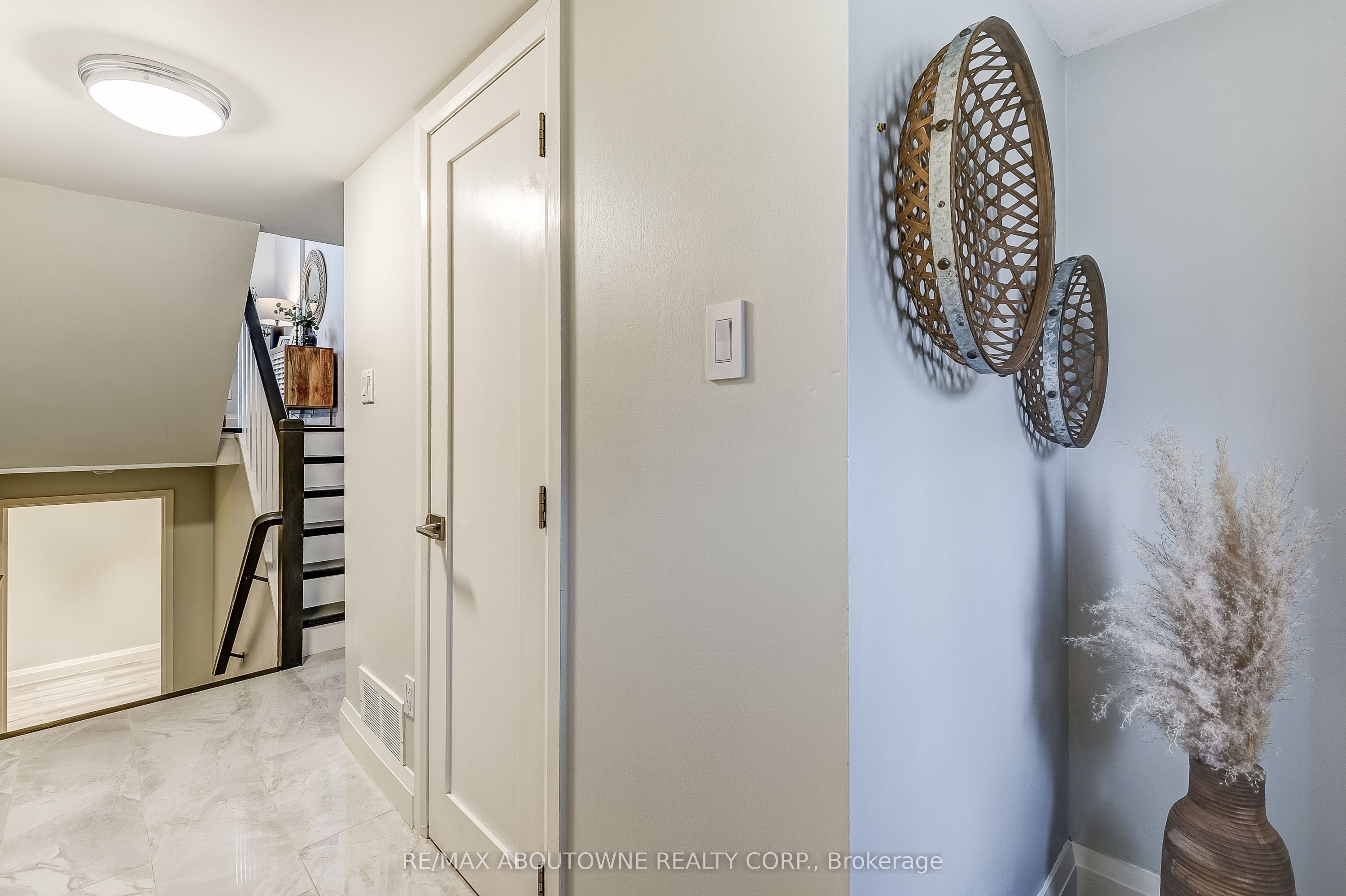 6 – 2 Bradbrook Road, Toronto W08 ‣ W12486261 6 – 2 Bradbrook Road, Toronto W08 ‣ W12486261