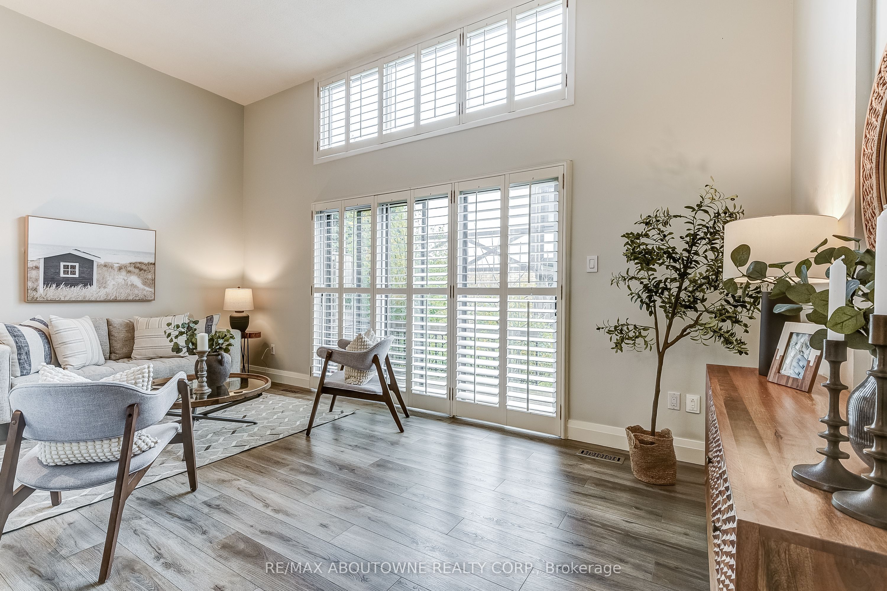 6 – 2 Bradbrook Road, Toronto W08 ‣ W12486261 6 – 2 Bradbrook Road, Toronto W08 ‣ W12486261