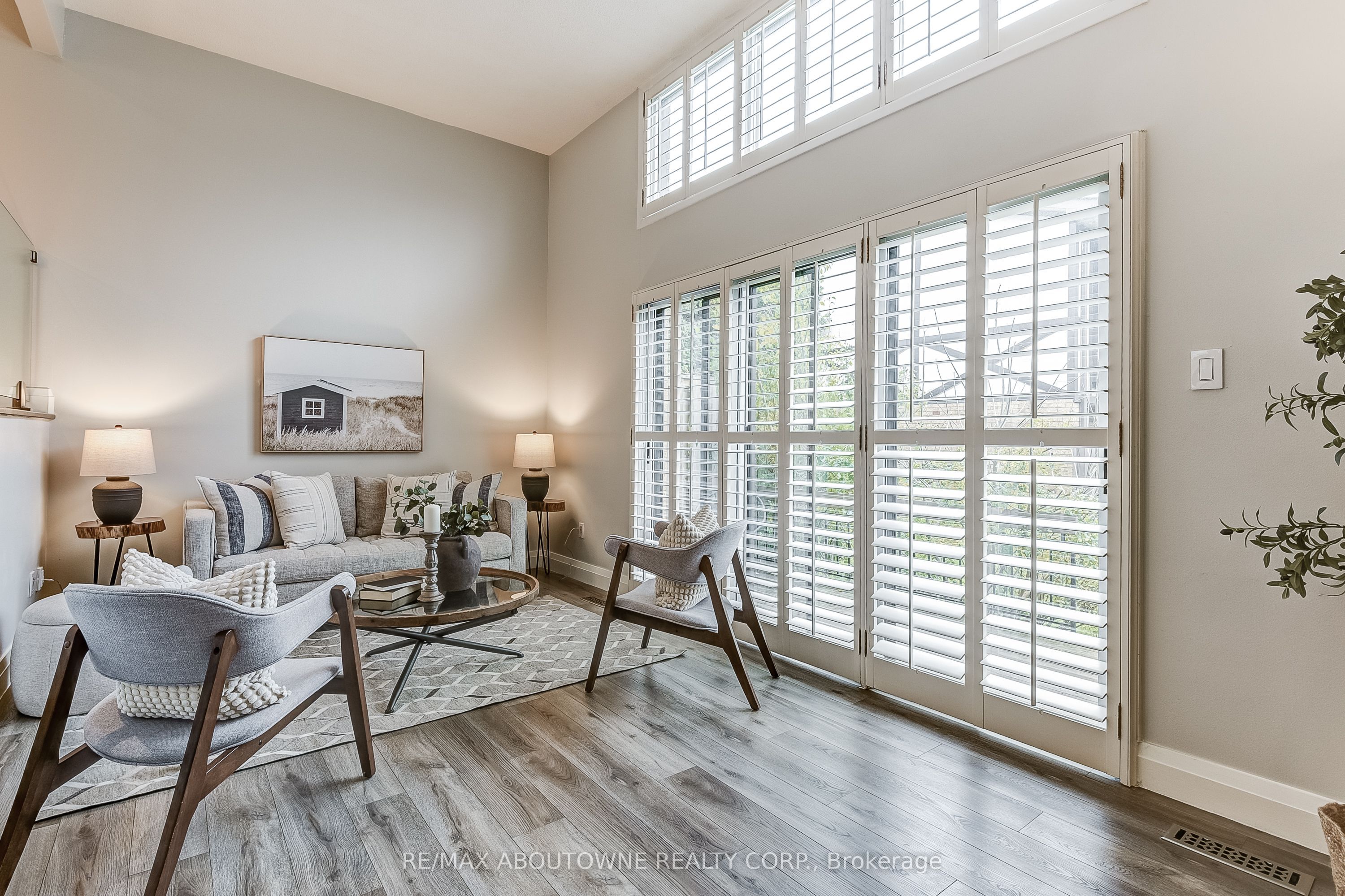 6 – 2 Bradbrook Road, Toronto W08 ‣ W12486261 6 – 2 Bradbrook Road, Toronto W08 ‣ W12486261