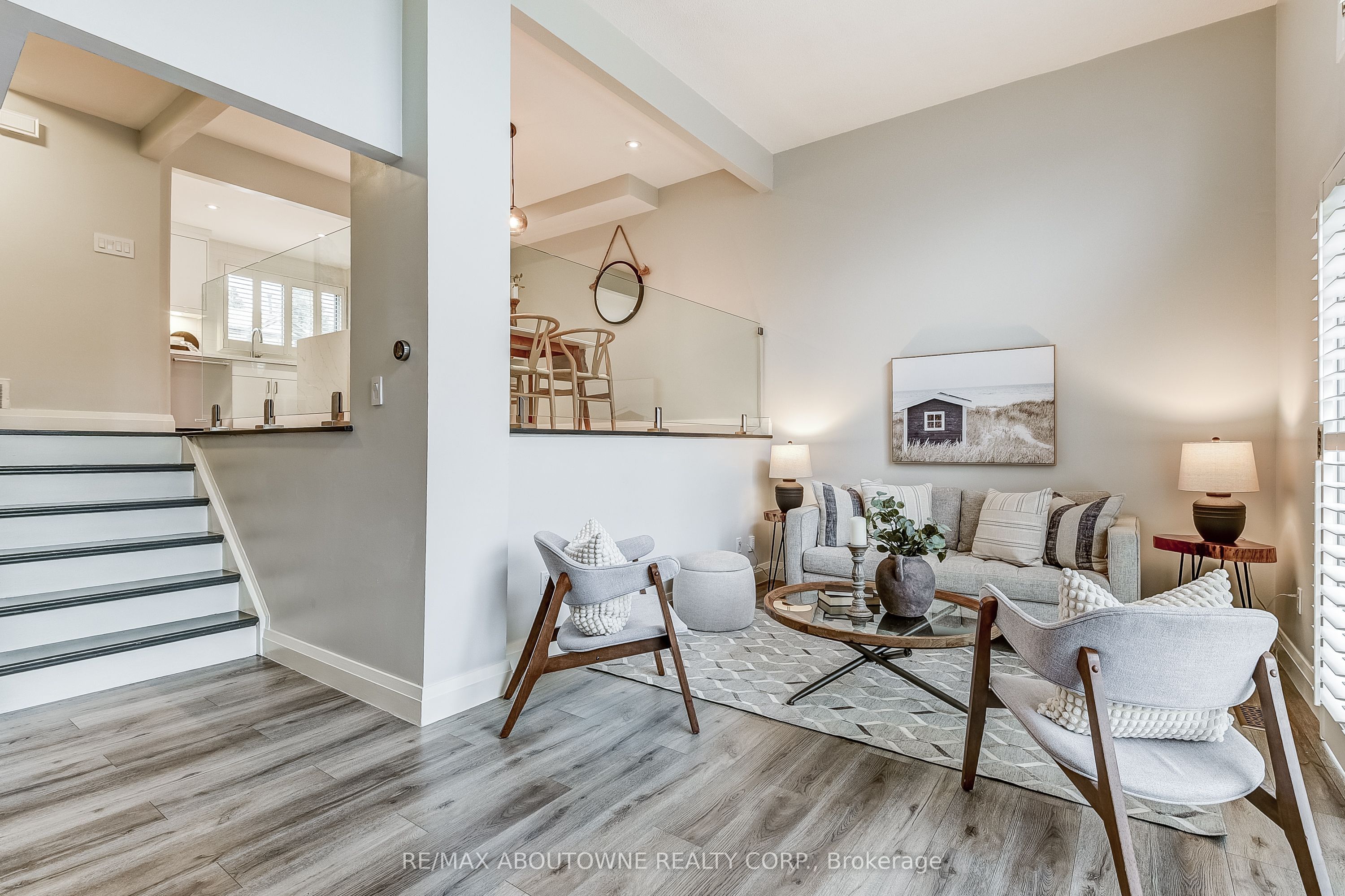 6 – 2 Bradbrook Road, Toronto W08 ‣ W12486261 6 – 2 Bradbrook Road, Toronto W08 ‣ W12486261