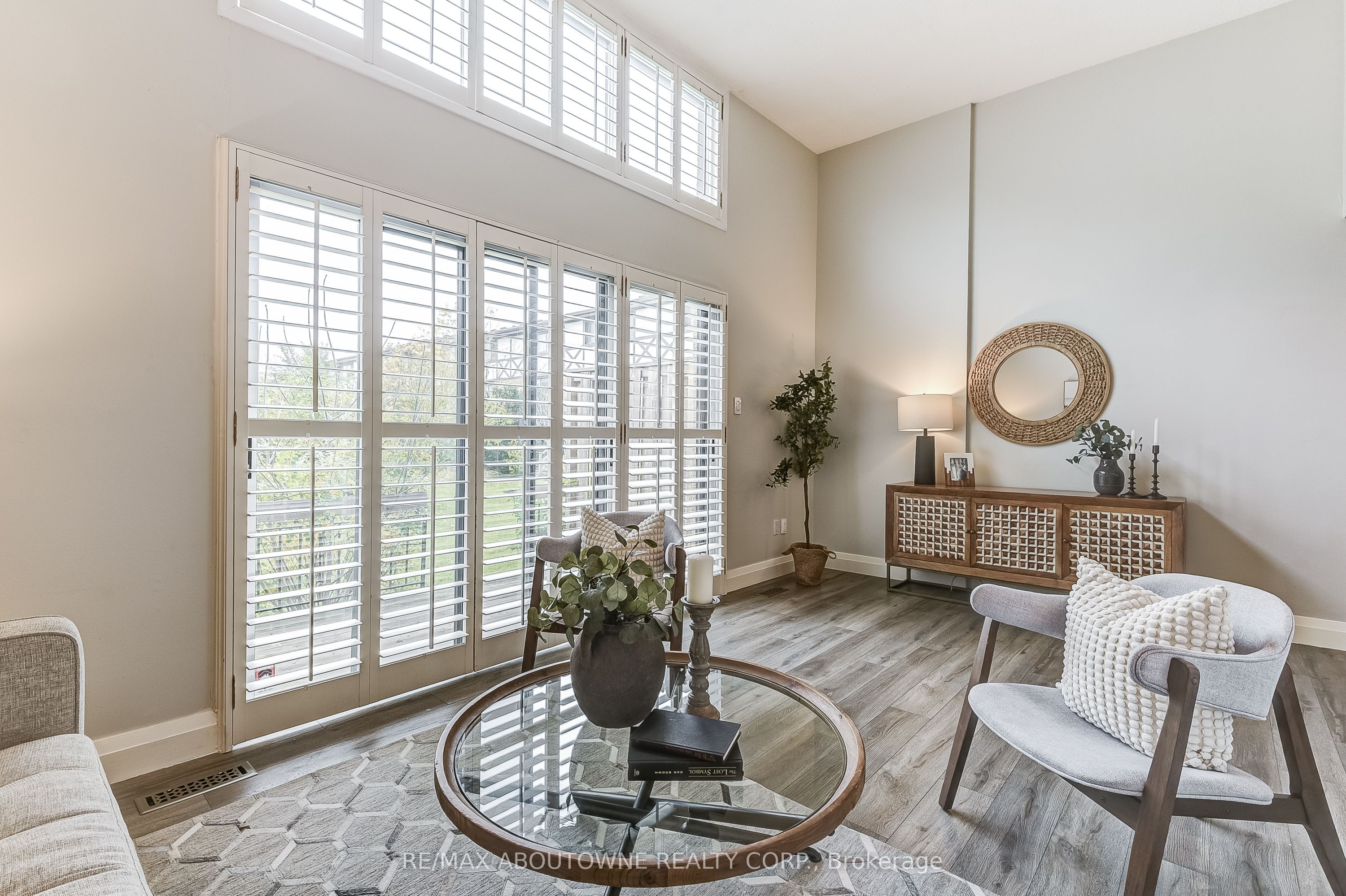 6 – 2 Bradbrook Road, Toronto W08 ‣ W12486261 6 – 2 Bradbrook Road, Toronto W08 ‣ W12486261