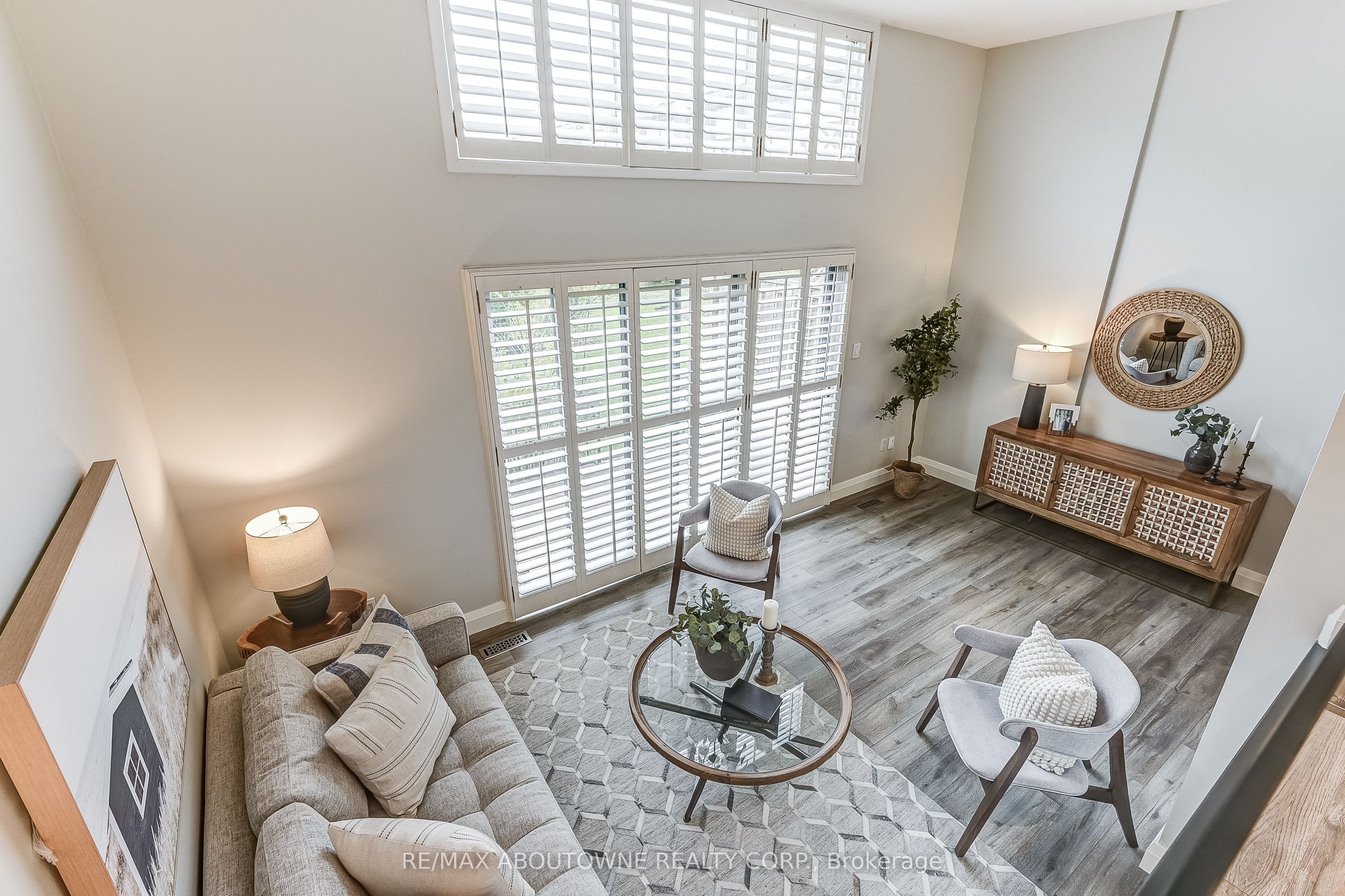 6 – 2 Bradbrook Road, Toronto W08 ‣ W12486261 6 – 2 Bradbrook Road, Toronto W08 ‣ W12486261