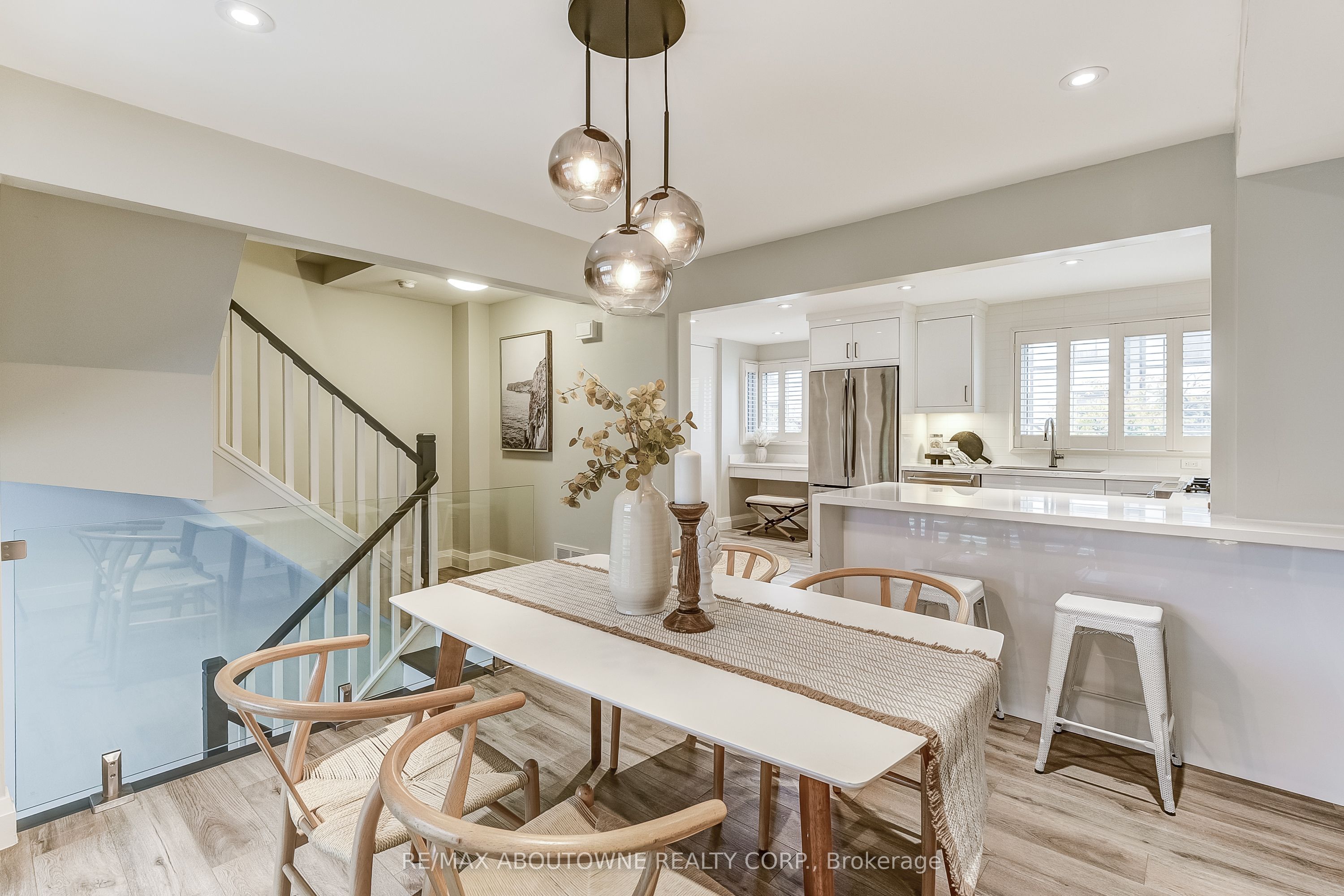 6 – 2 Bradbrook Road, Toronto W08 ‣ W12486261 6 – 2 Bradbrook Road, Toronto W08 ‣ W12486261