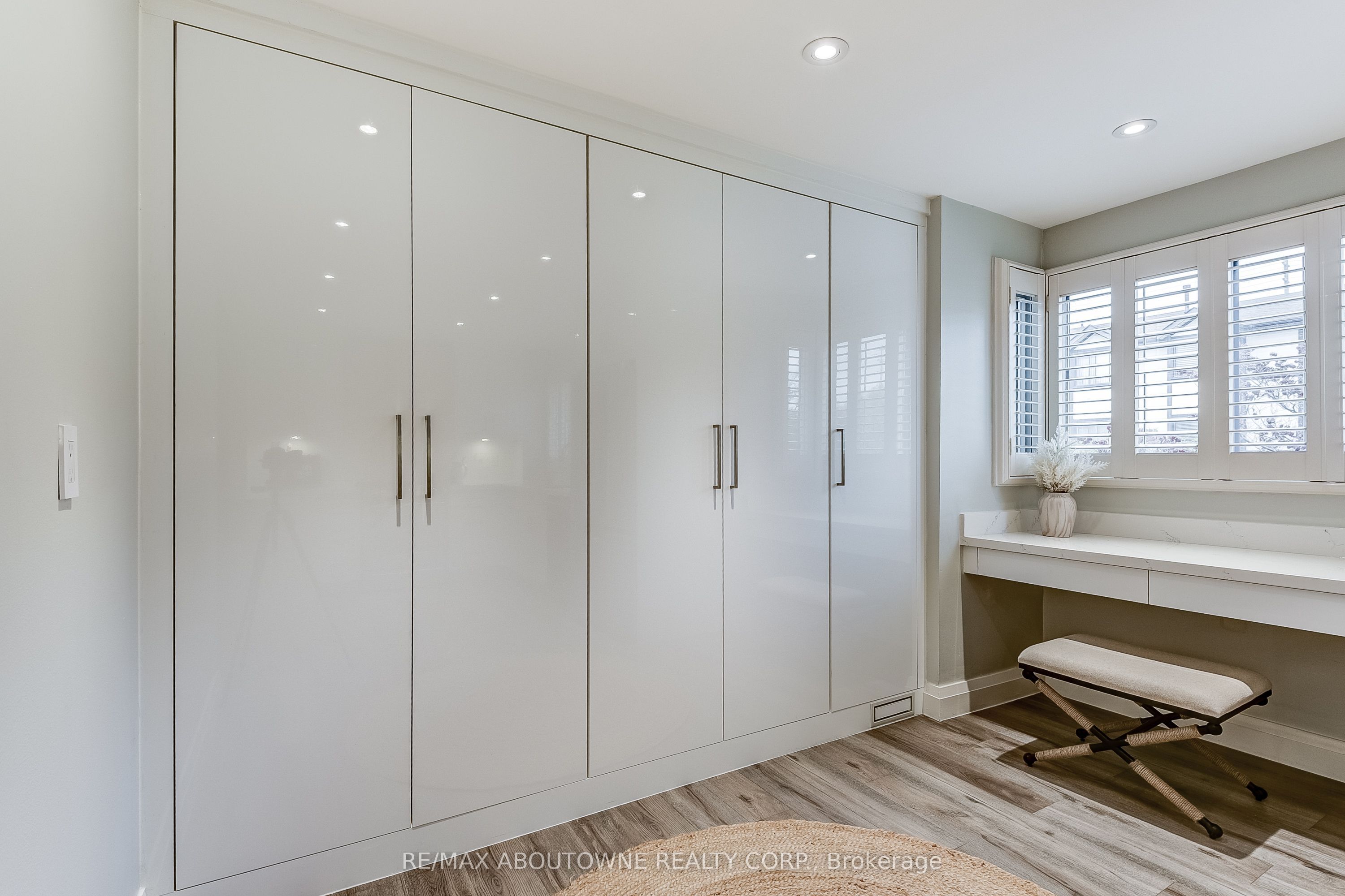 6 – 2 Bradbrook Road, Toronto W08 ‣ W12486261 6 – 2 Bradbrook Road, Toronto W08 ‣ W12486261