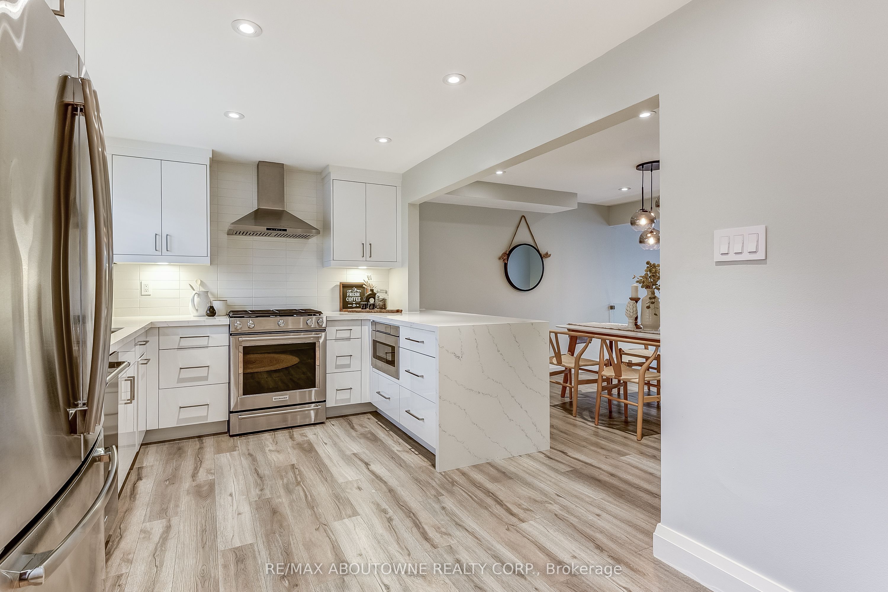 6 – 2 Bradbrook Road, Toronto W08 ‣ W12486261 6 – 2 Bradbrook Road, Toronto W08 ‣ W12486261