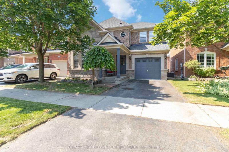 2286 Dunforest Crescent, Oakville