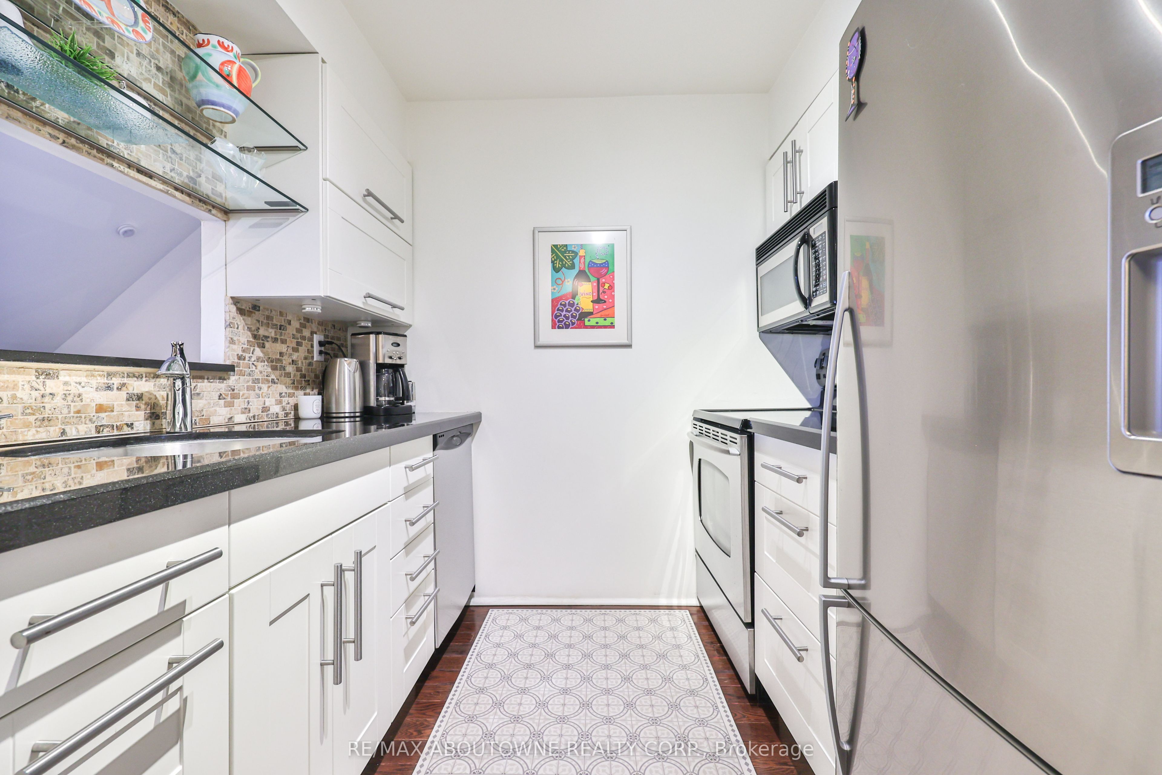 15 – 185 Robinson Street, Oakville ‣ W12502118 15 – 185 Robinson Street, Oakville ‣ W12502118