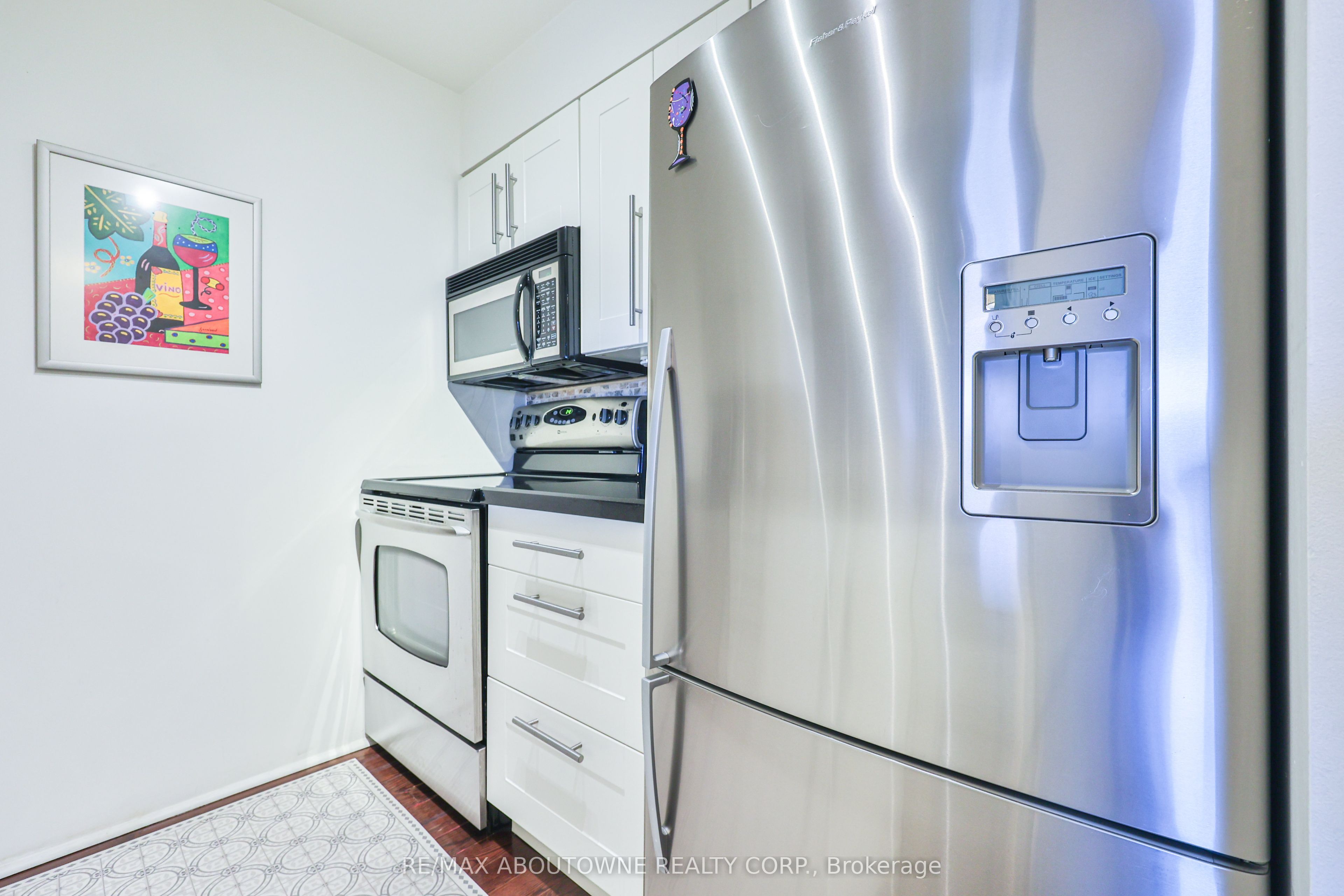 15 – 185 Robinson Street, Oakville ‣ W12502118 15 – 185 Robinson Street, Oakville ‣ W12502118