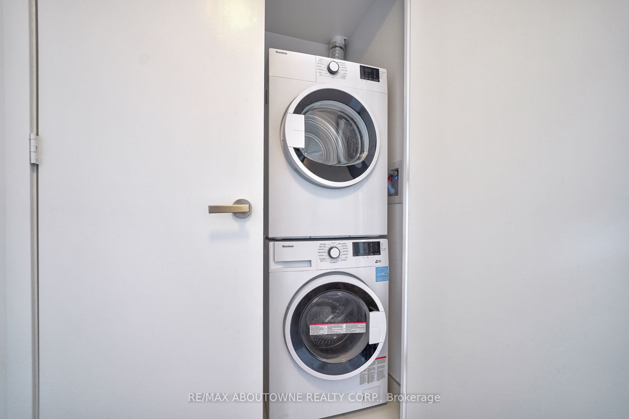 11 – 3883 Quartz Road, Mississauga ‣ W12504406 11 – 3883 Quartz Road, Mississauga ‣ W12504406