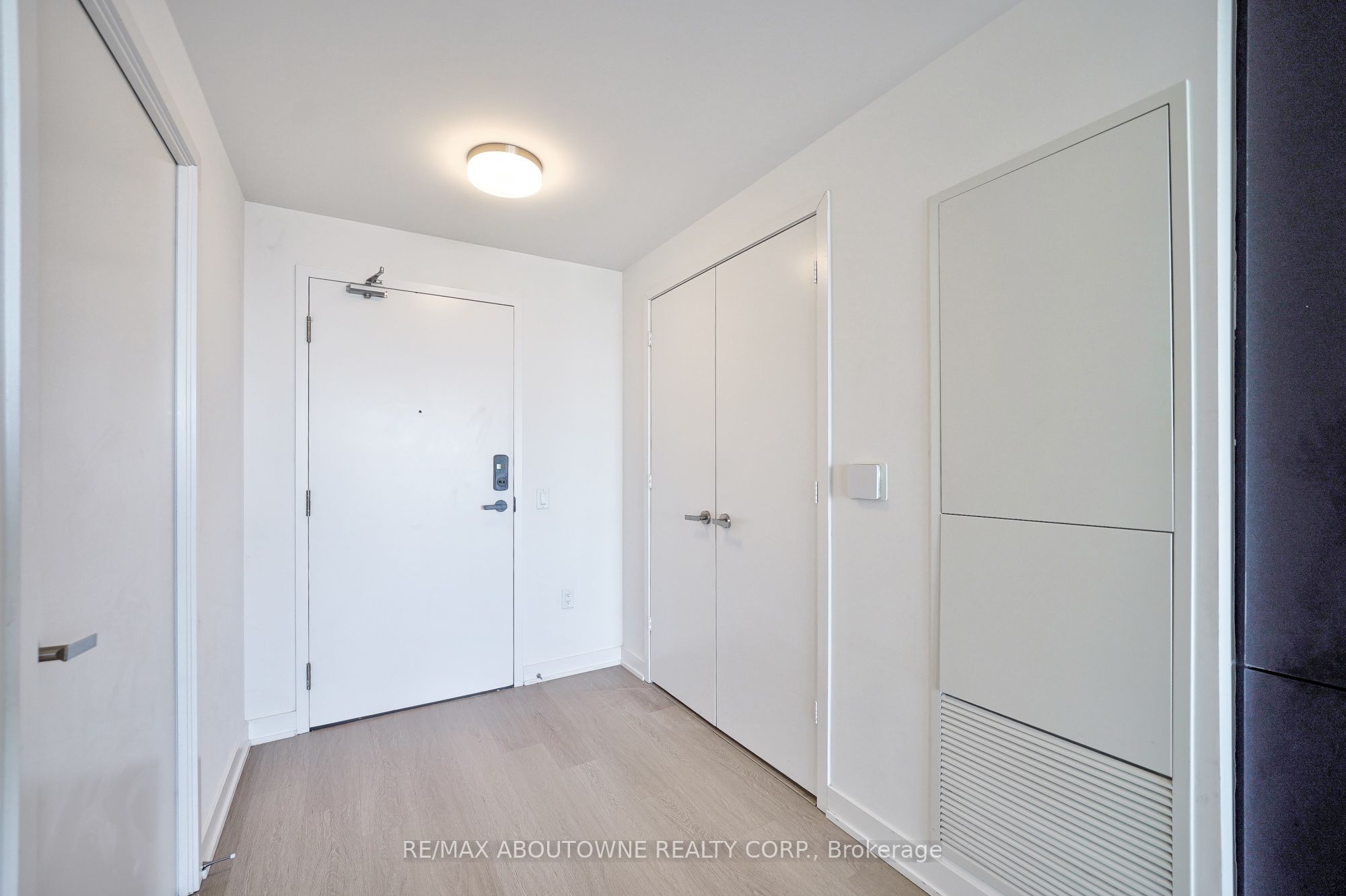 11 – 3883 Quartz Road, Mississauga ‣ W12504406 11 – 3883 Quartz Road, Mississauga ‣ W12504406