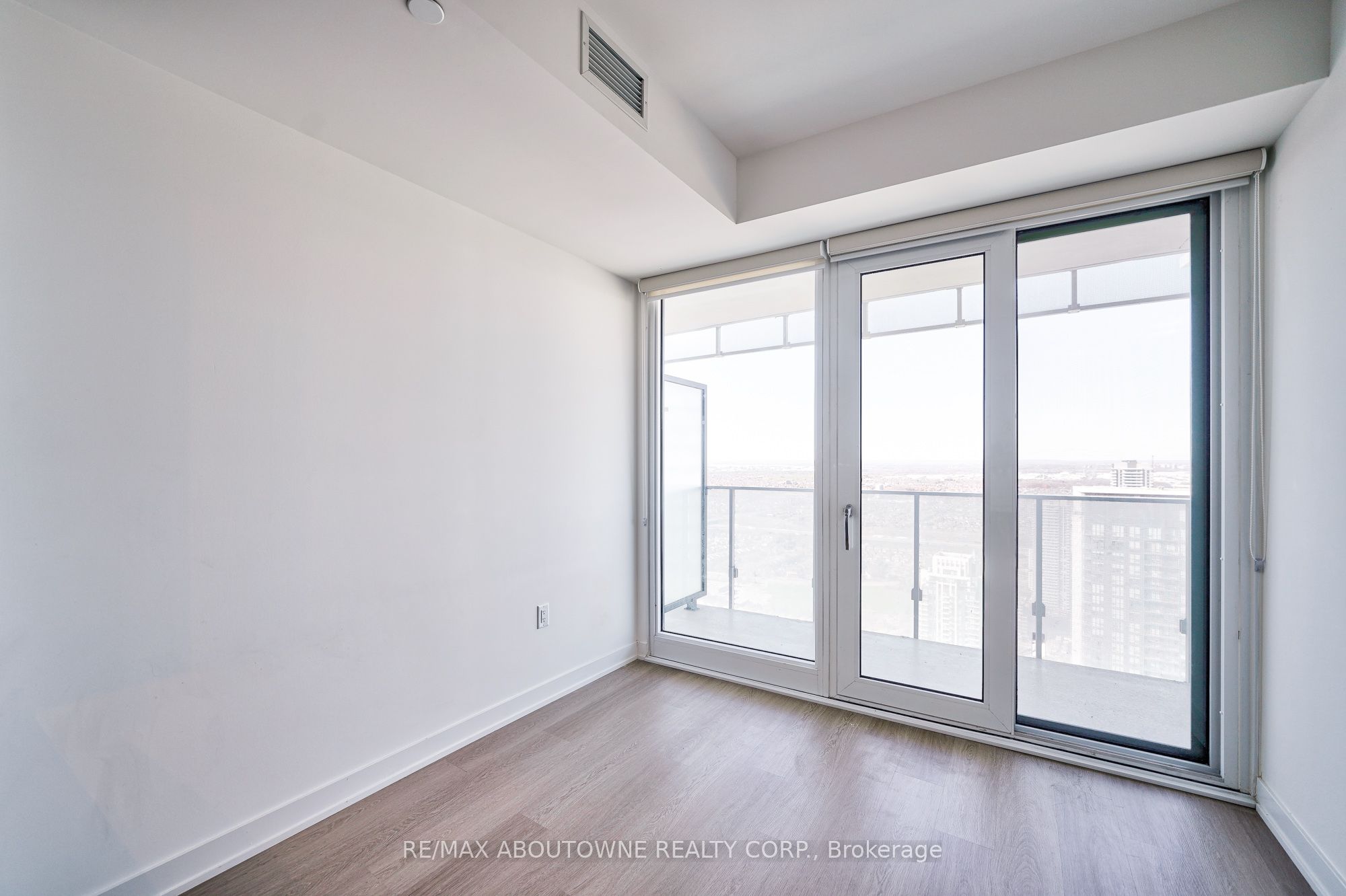 11 – 3883 Quartz Road, Mississauga ‣ W12504406 11 – 3883 Quartz Road, Mississauga ‣ W12504406