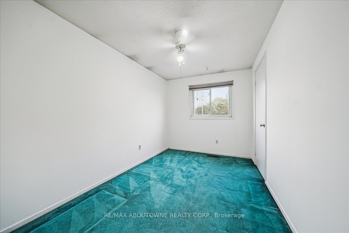 676 Galloway Crescent, Mississauga ‣ W12507450 676 Galloway Crescent, Mississauga ‣ W12507450