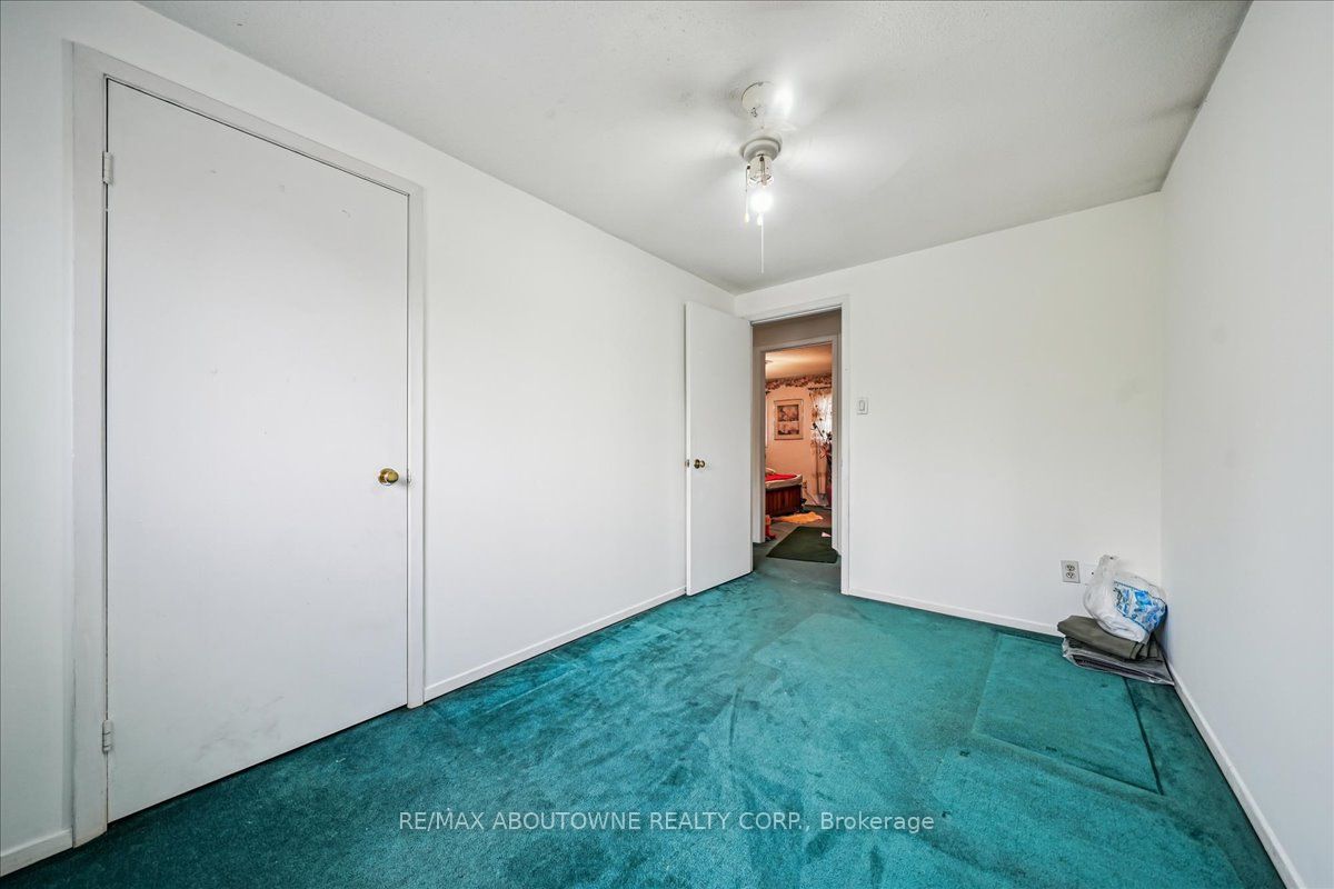 676 Galloway Crescent, Mississauga ‣ W12507450 676 Galloway Crescent, Mississauga ‣ W12507450