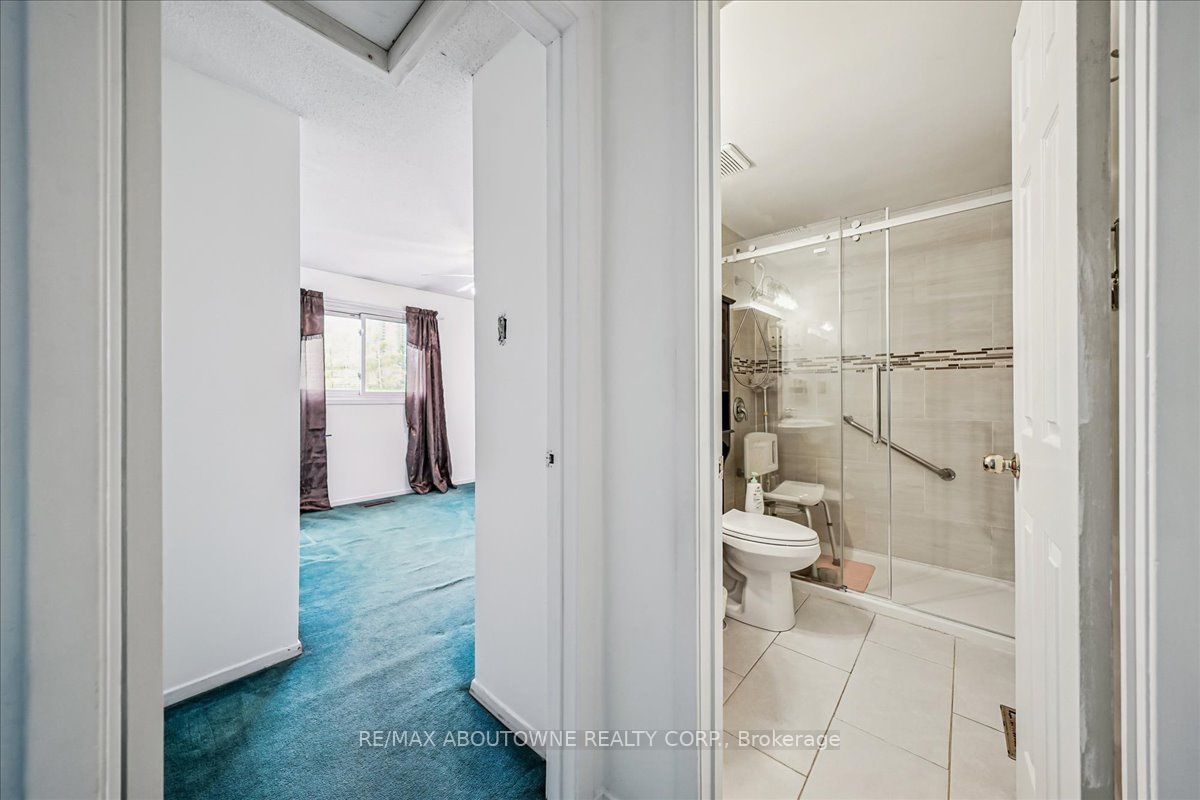 676 Galloway Crescent, Mississauga ‣ W12507450 676 Galloway Crescent, Mississauga ‣ W12507450