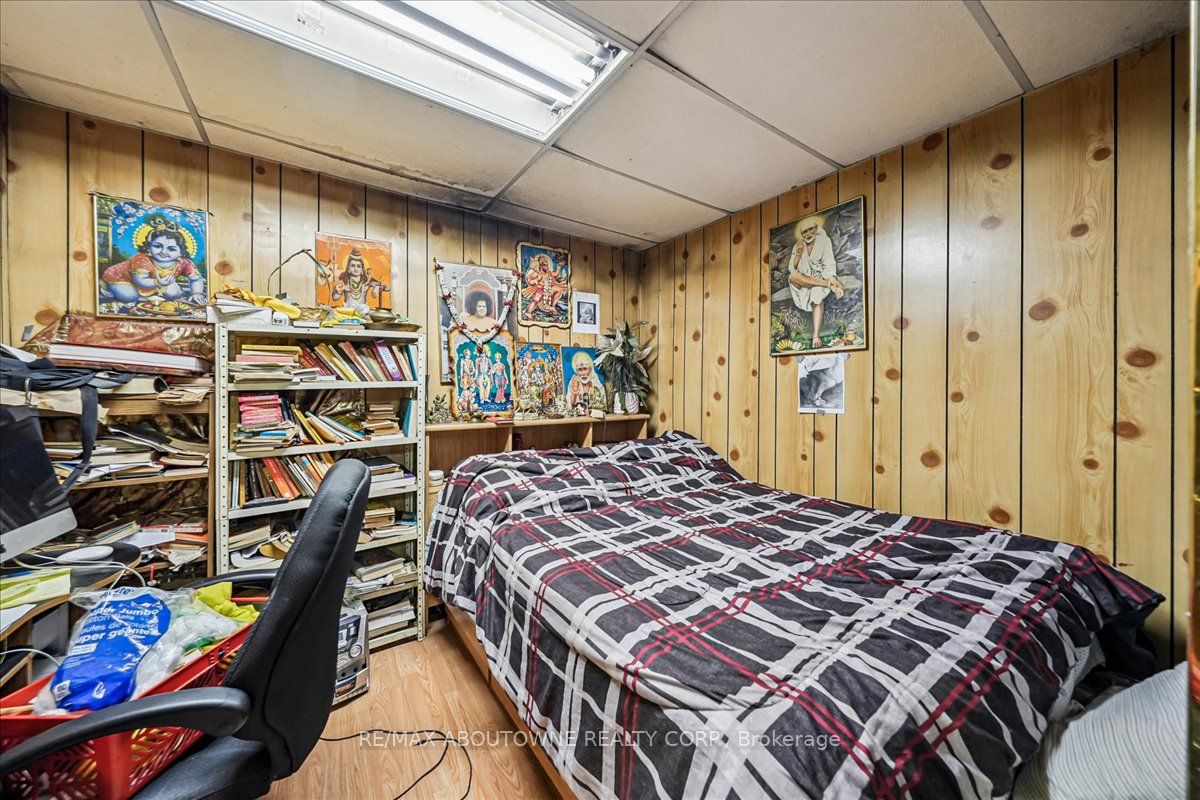 676 Galloway Crescent, Mississauga ‣ W12507450 676 Galloway Crescent, Mississauga ‣ W12507450