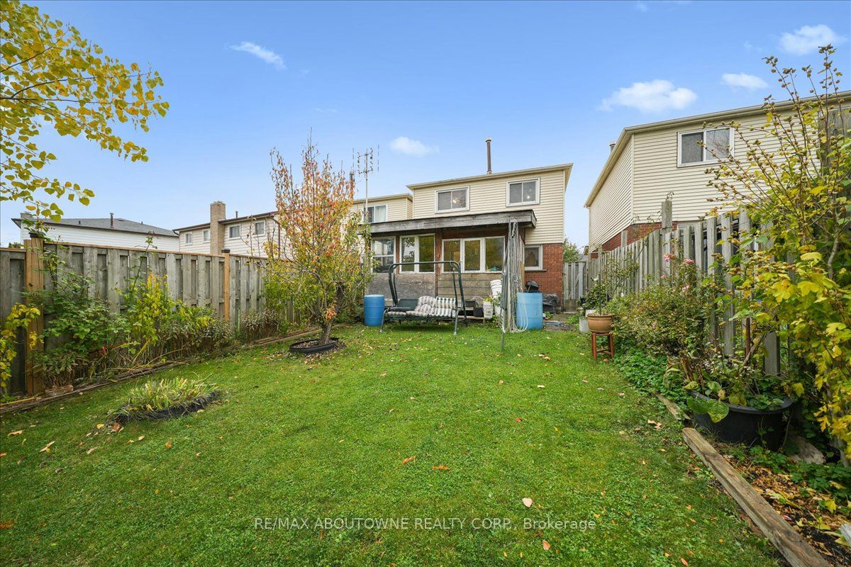 676 Galloway Crescent, Mississauga ‣ W12507450 676 Galloway Crescent, Mississauga ‣ W12507450