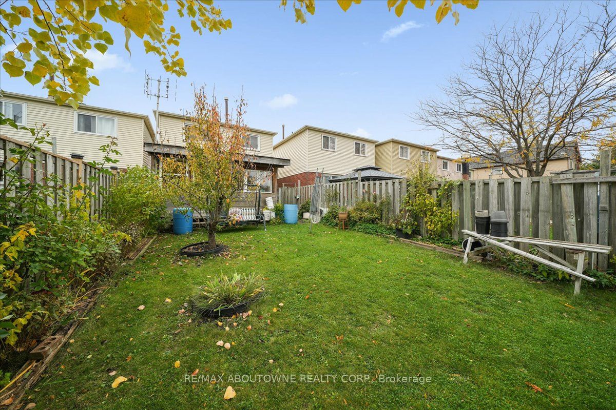 676 Galloway Crescent, Mississauga ‣ W12507450 676 Galloway Crescent, Mississauga ‣ W12507450