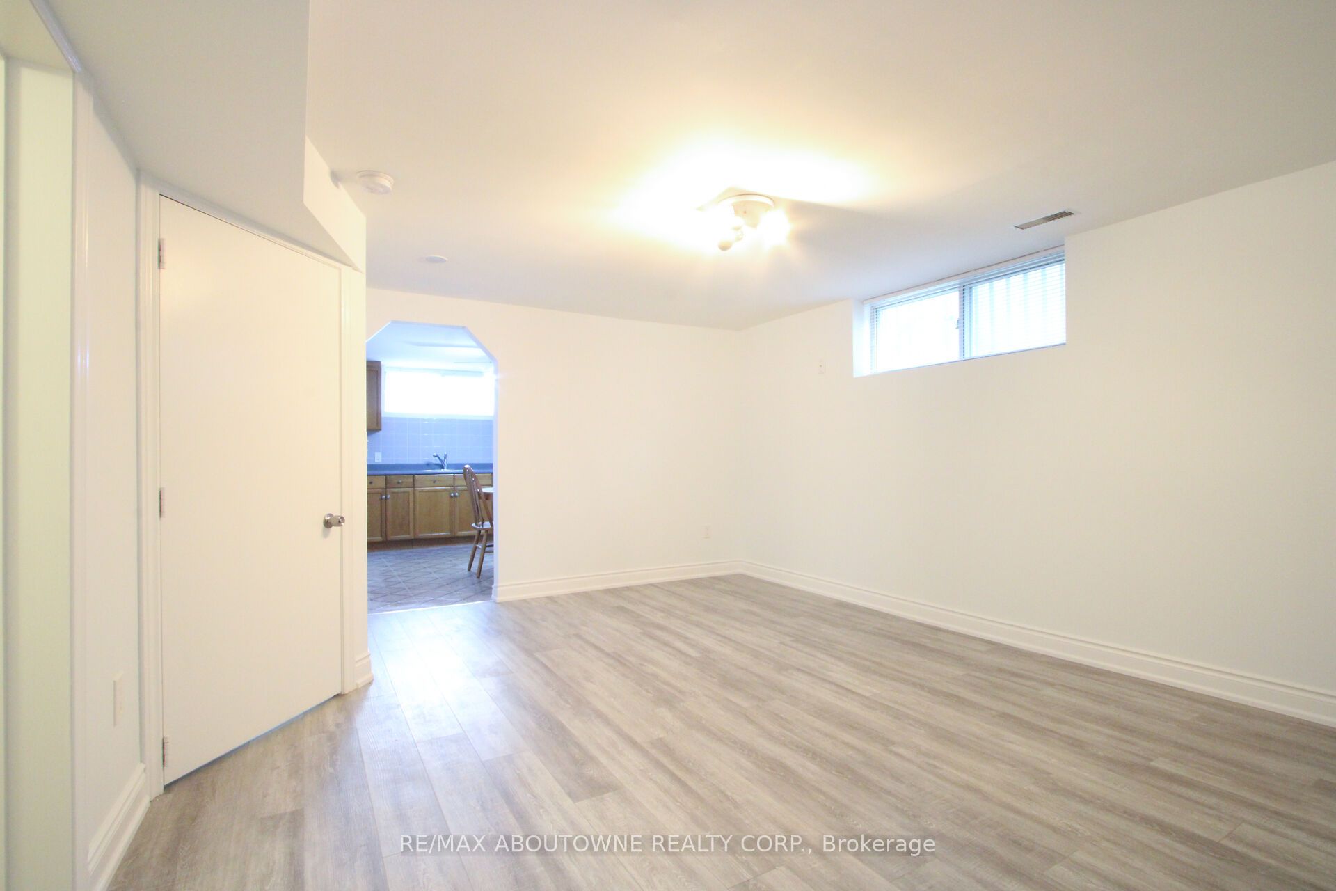 34 Glenmanor Drive, Oakville ‣ W12509616 34 Glenmanor Drive, Oakville ‣ W12509616