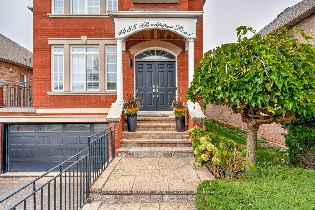 1485 Sandpiper Road, Oakville ‣ W12516620 1485 Sandpiper Road, Oakville ‣ W12516620