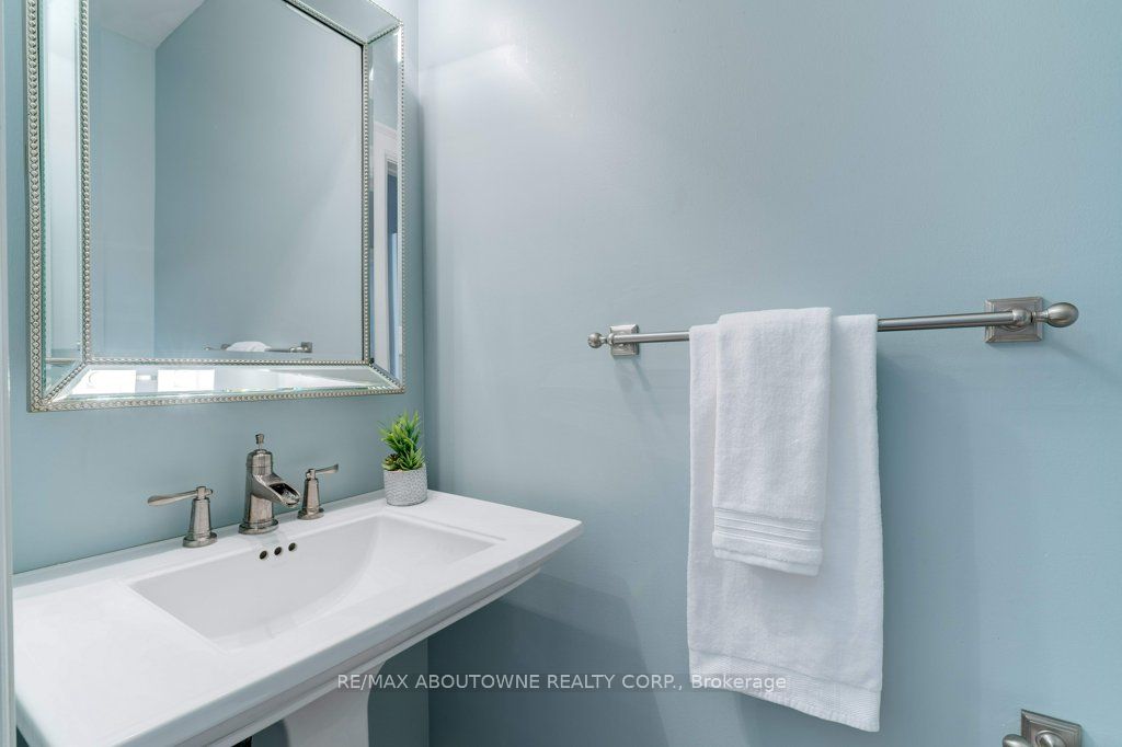 1485 Sandpiper Road, Oakville ‣ W12516620 1485 Sandpiper Road, Oakville ‣ W12516620