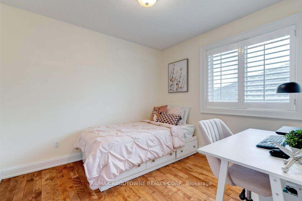 1485 Sandpiper Road, Oakville ‣ W12516620 1485 Sandpiper Road, Oakville ‣ W12516620