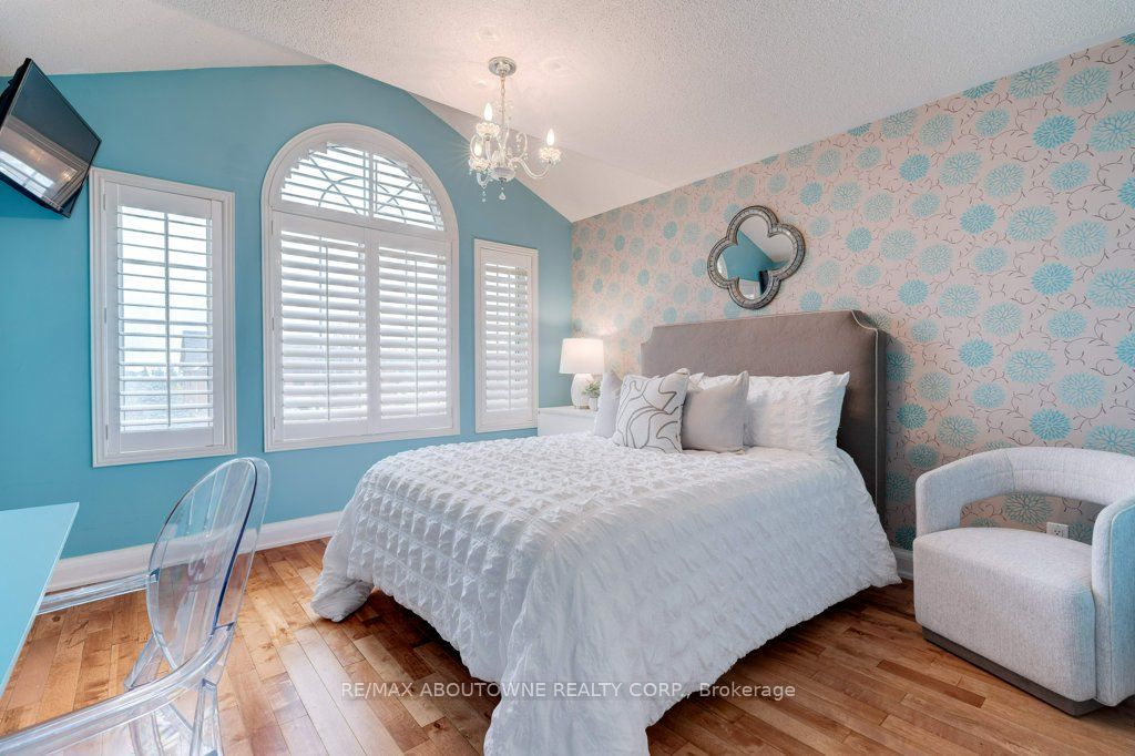 1485 Sandpiper Road, Oakville ‣ W12516620 1485 Sandpiper Road, Oakville ‣ W12516620