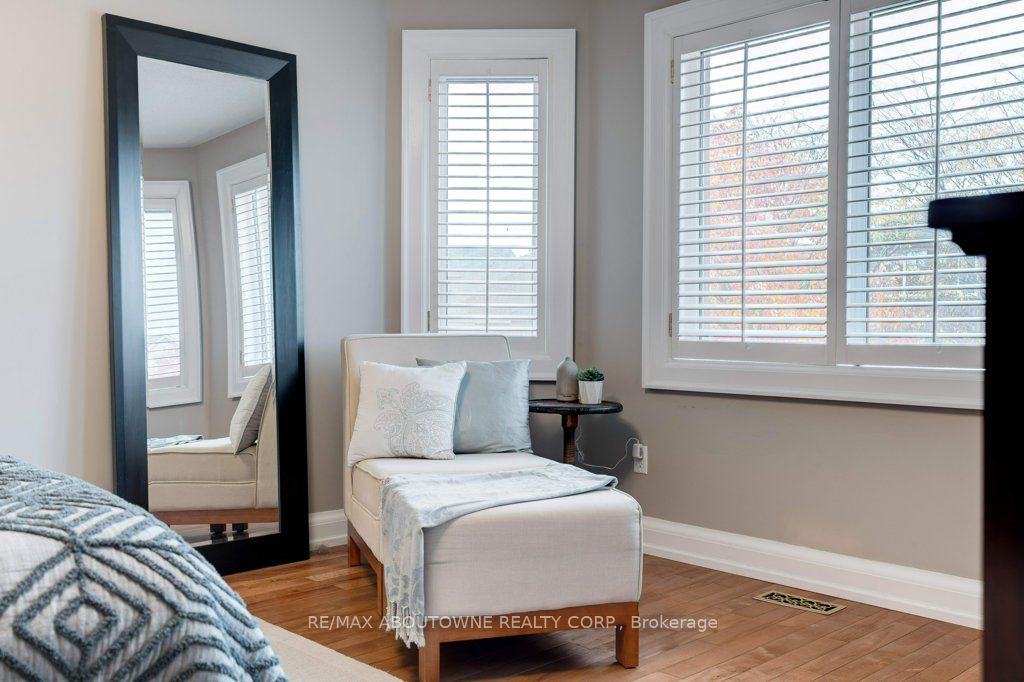 1485 Sandpiper Road, Oakville ‣ W12516620 1485 Sandpiper Road, Oakville ‣ W12516620