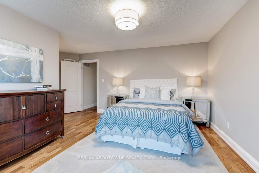 1485 Sandpiper Road, Oakville ‣ W12516620 1485 Sandpiper Road, Oakville ‣ W12516620