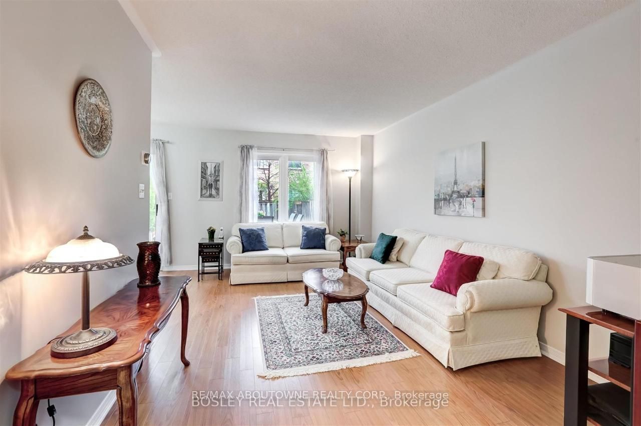 1176 Treetop Terrace, Oakville ‣ W12516664 1176 Treetop Terrace, Oakville ‣ W12516664