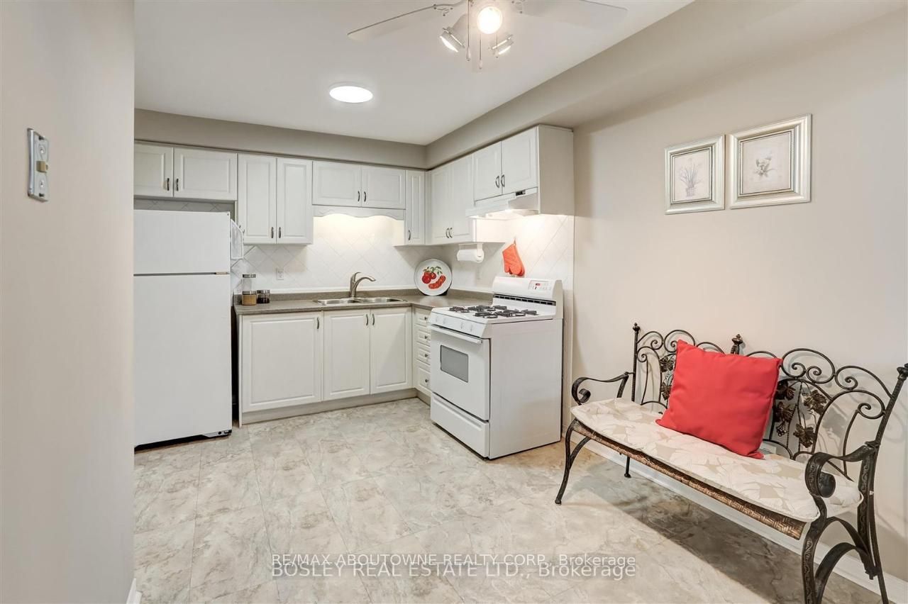 1176 Treetop Terrace, Oakville ‣ W12516664 1176 Treetop Terrace, Oakville ‣ W12516664