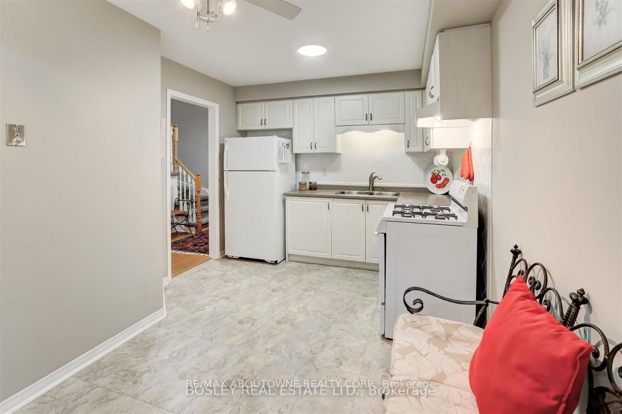 1176 Treetop Terrace, Oakville ‣ W12516664 1176 Treetop Terrace, Oakville ‣ W12516664