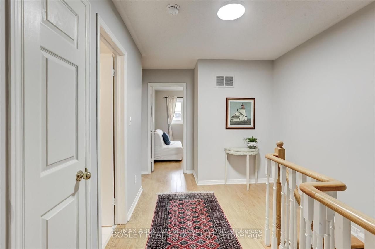 1176 Treetop Terrace, Oakville ‣ W12516664 1176 Treetop Terrace, Oakville ‣ W12516664