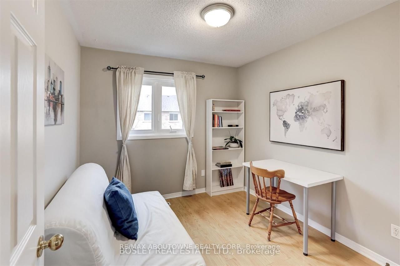 1176 Treetop Terrace, Oakville ‣ W12516664 1176 Treetop Terrace, Oakville ‣ W12516664