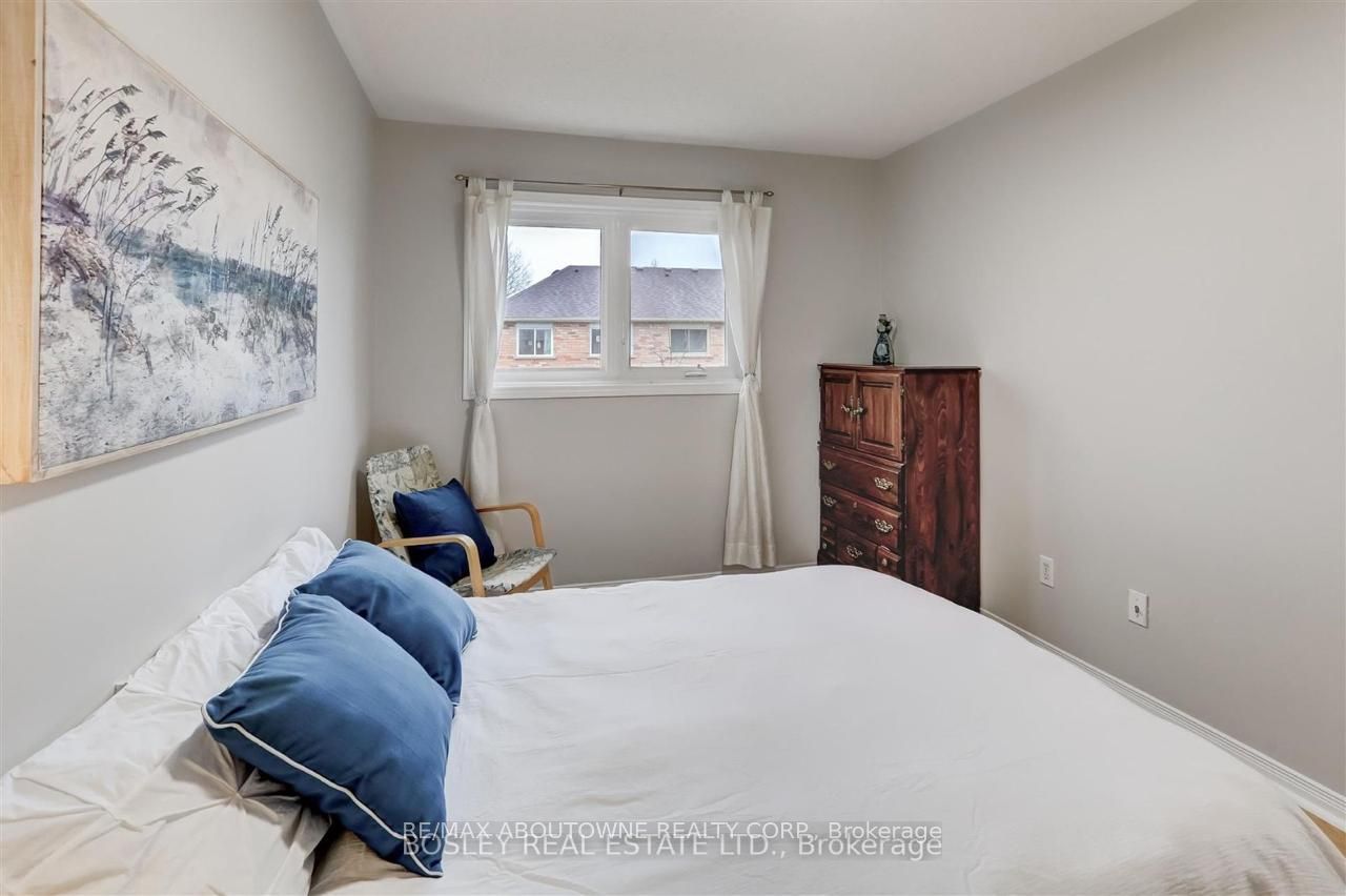 1176 Treetop Terrace, Oakville ‣ W12516664 1176 Treetop Terrace, Oakville ‣ W12516664