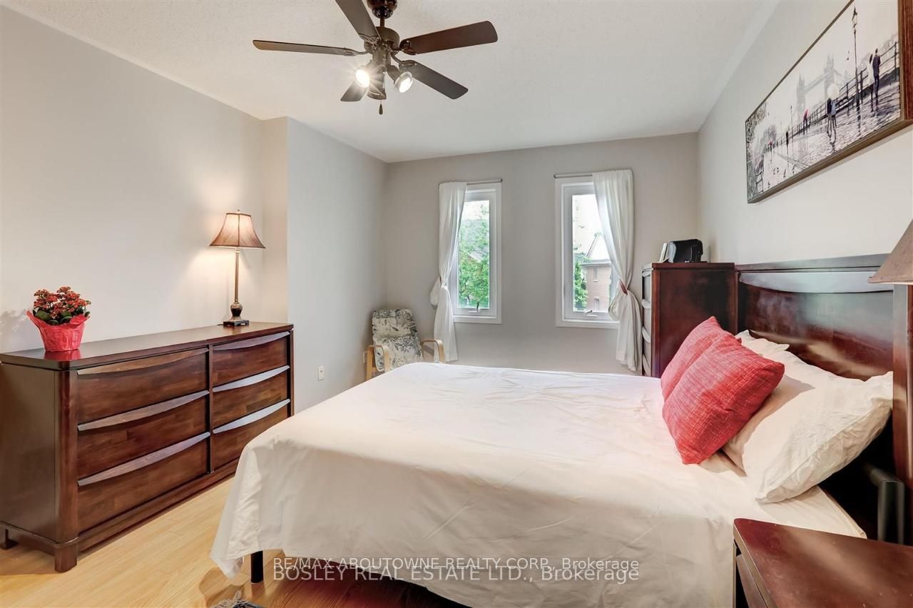 1176 Treetop Terrace, Oakville ‣ W12516664 1176 Treetop Terrace, Oakville ‣ W12516664